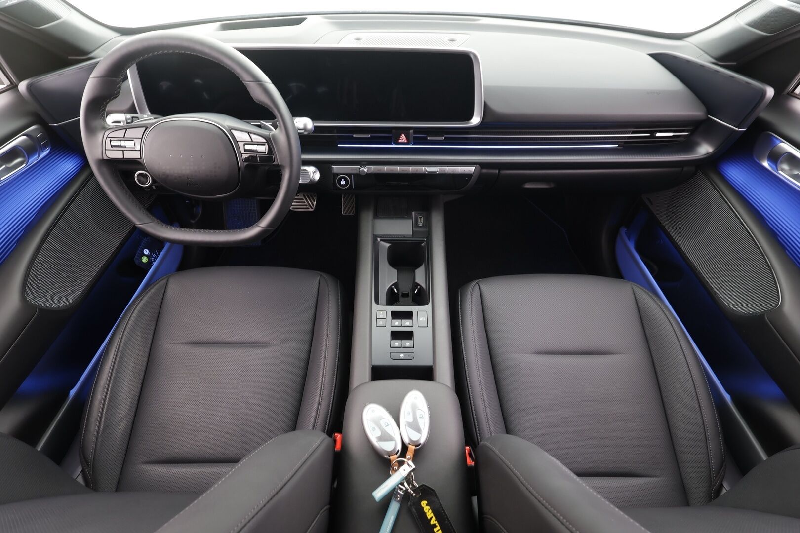 Hyundai IONIQ 6 2024 77 kWh 229 hv Ultimate - | ACC | ILP | BOSE | 360° | HUD | Ilm. relax penkit | Muistinahat | Matrix | HDA | BSM | Keyless | Lämm. ratti | Ambient light | 2x renkaat aluin |