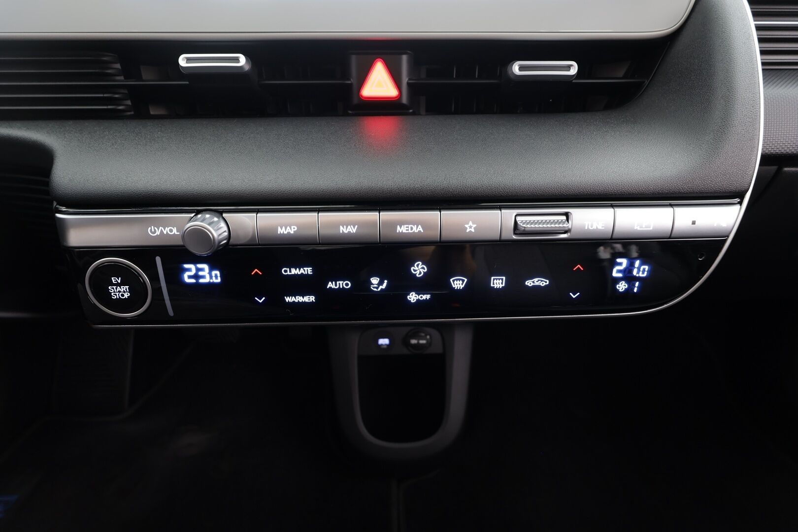 Hyundai IONIQ 5 2023 77 kWh 229 hv Style - | ACC | ILP | Sähköpenkit | Puolinahat | HDA | BSM | P.kamera ja tutkat | Sähk. takaluukku | Lämm. ratti | Lämm. takapenkit | V2L | 2x alut | 