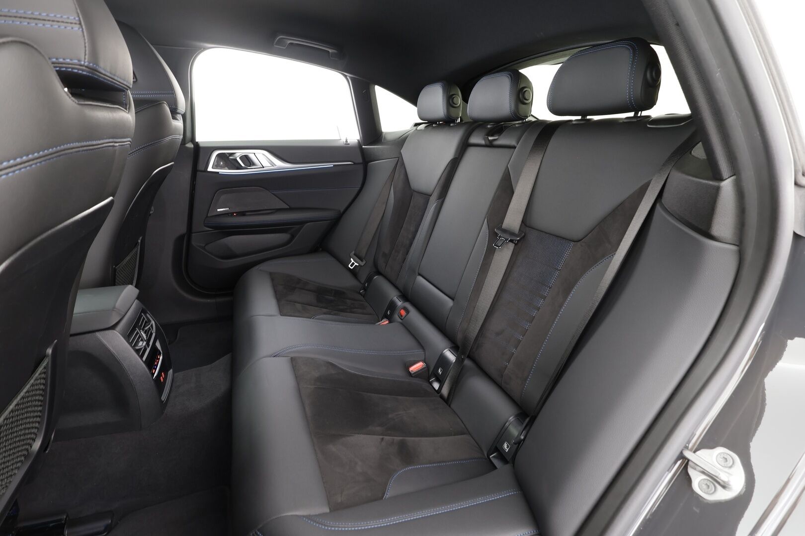 BMW I4 2024 eDrive40 Fully Charged M-Sport - | ACC | Lisälämmitin | Koukku | H/K | Widescreen | HUD | Laser Light LED | 360-Kamera | Ratinlämmitys | Merkkihuollettu | Kahdet Renkaat |