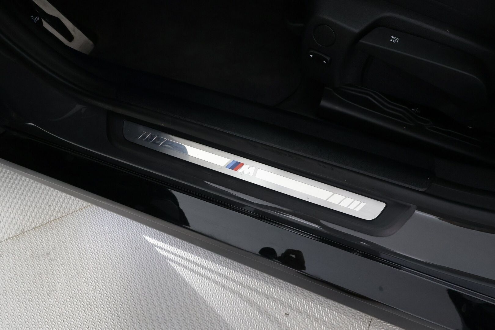 BMW I4 2024 eDrive40 Fully Charged M-Sport - | ACC | Lisälämmitin | Koukku | H/K | Widescreen | HUD | Laser Light LED | 360-Kamera | Ratinlämmitys | Merkkihuollettu | Kahdet Renkaat |
