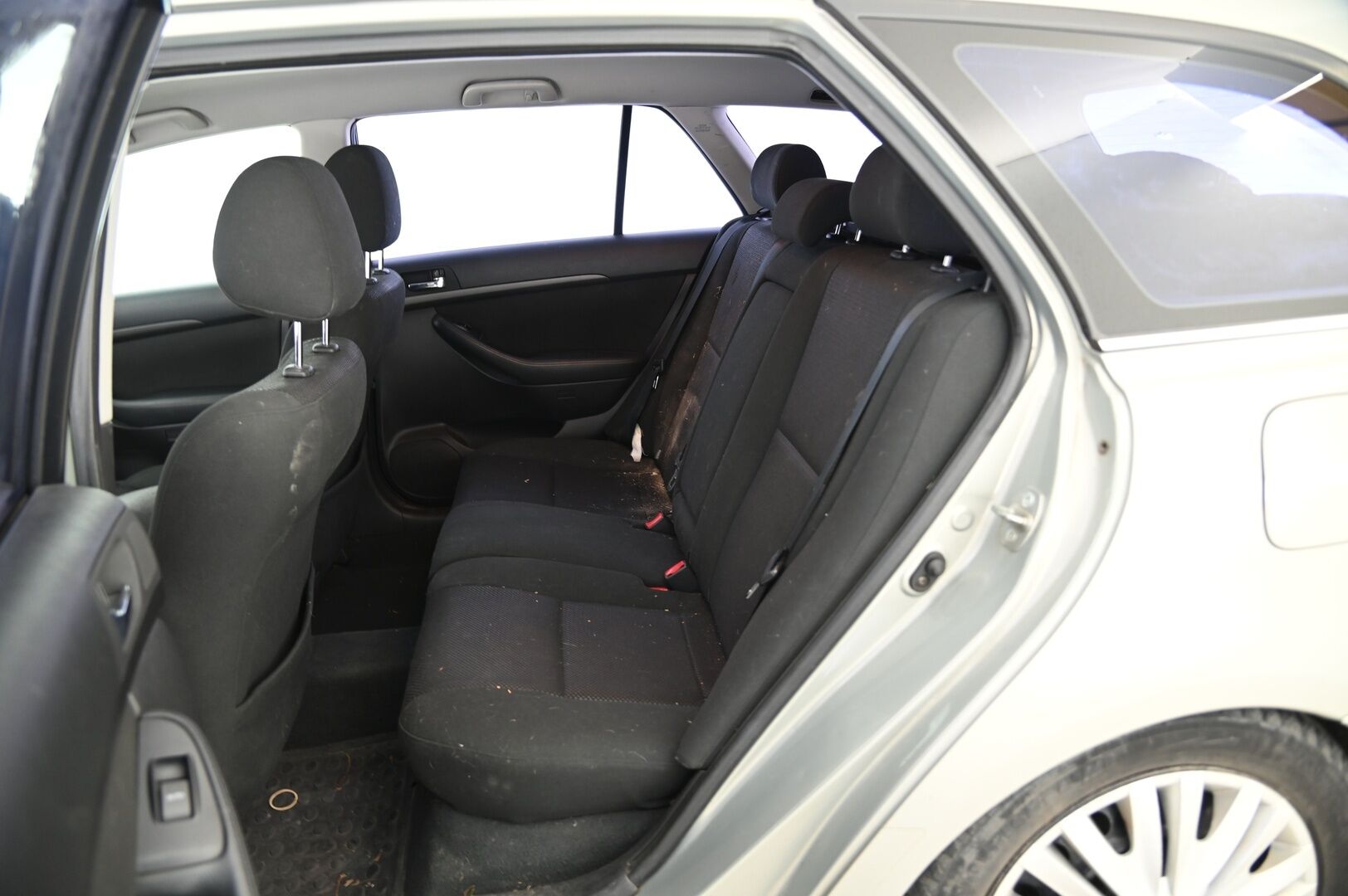Toyota Avensis 2003 5D AVENSIS STW 2.0 *Myydään Huutokaupat.com* - Myydään Huutokaupat.com