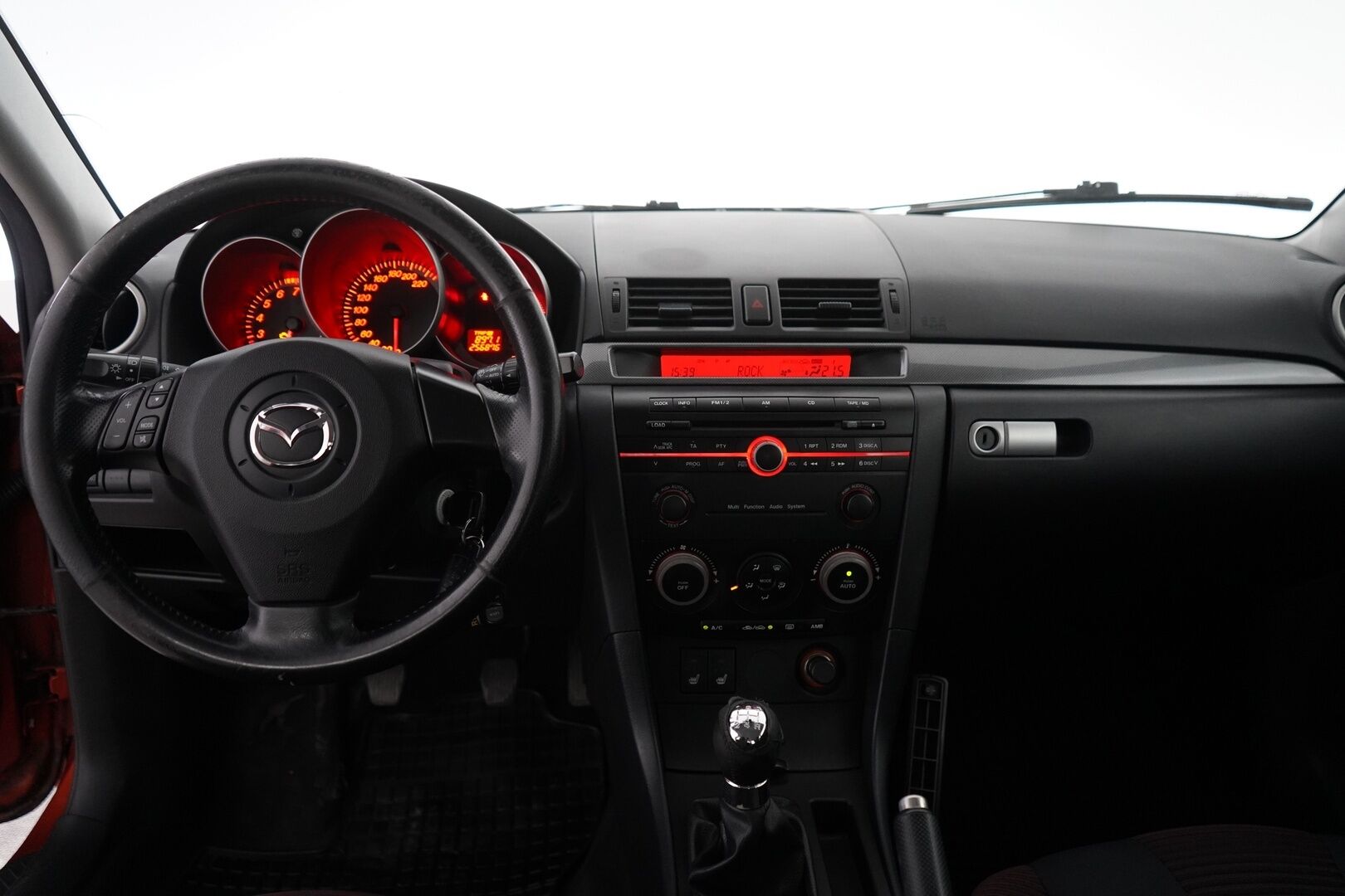 Mazda Mazda3 2005 *MYYDÄÄN HUUTOKAUPAT.COM *