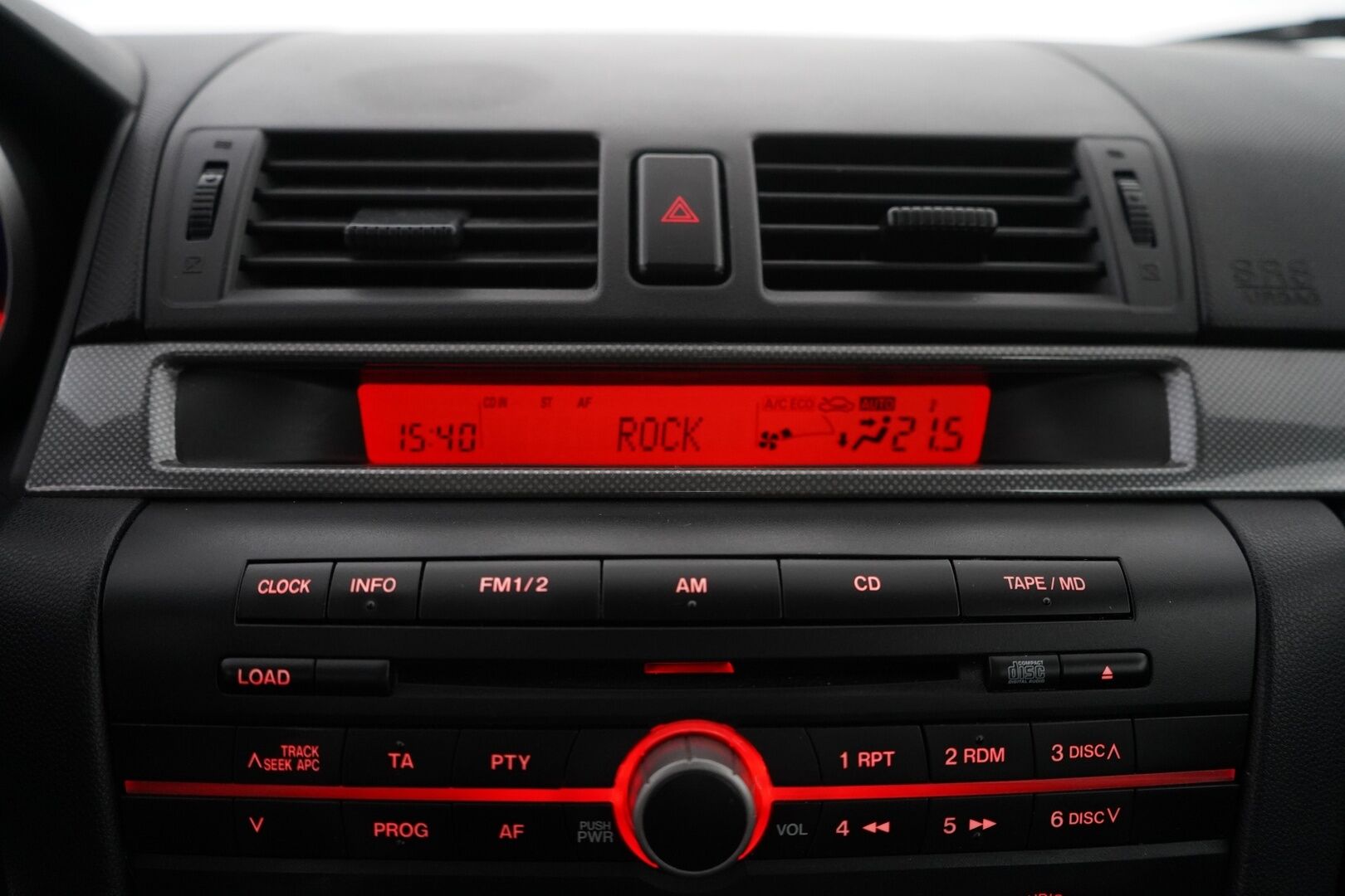 Mazda Mazda3 2005 *MYYDÄÄN HUUTOKAUPAT.COM *
