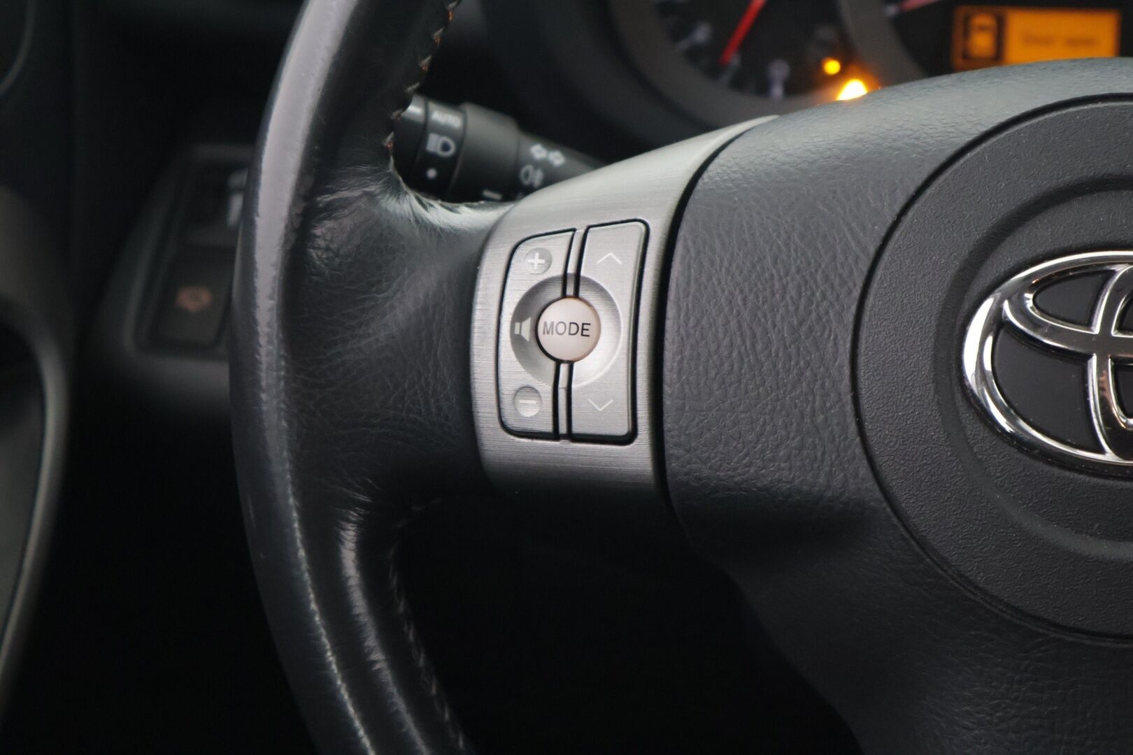 Toyota RAV4 2008 2,0 VVT-i 4WD Executive aut. - * Suomi-auto / Neliveto / Koukku / Keyless Go / Ilmastointi *