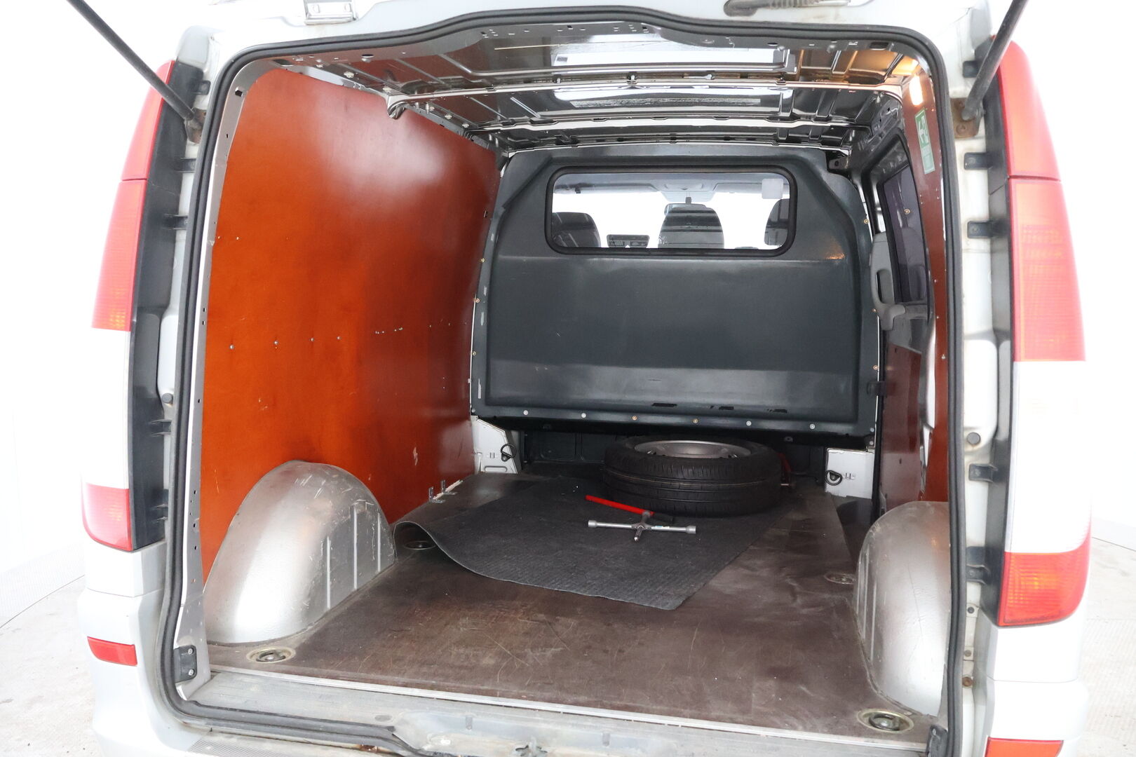 Mercedes-Benz Vito 2005 115 CDI - MYYDÄÄN HUUTOKAUPAT.COM!