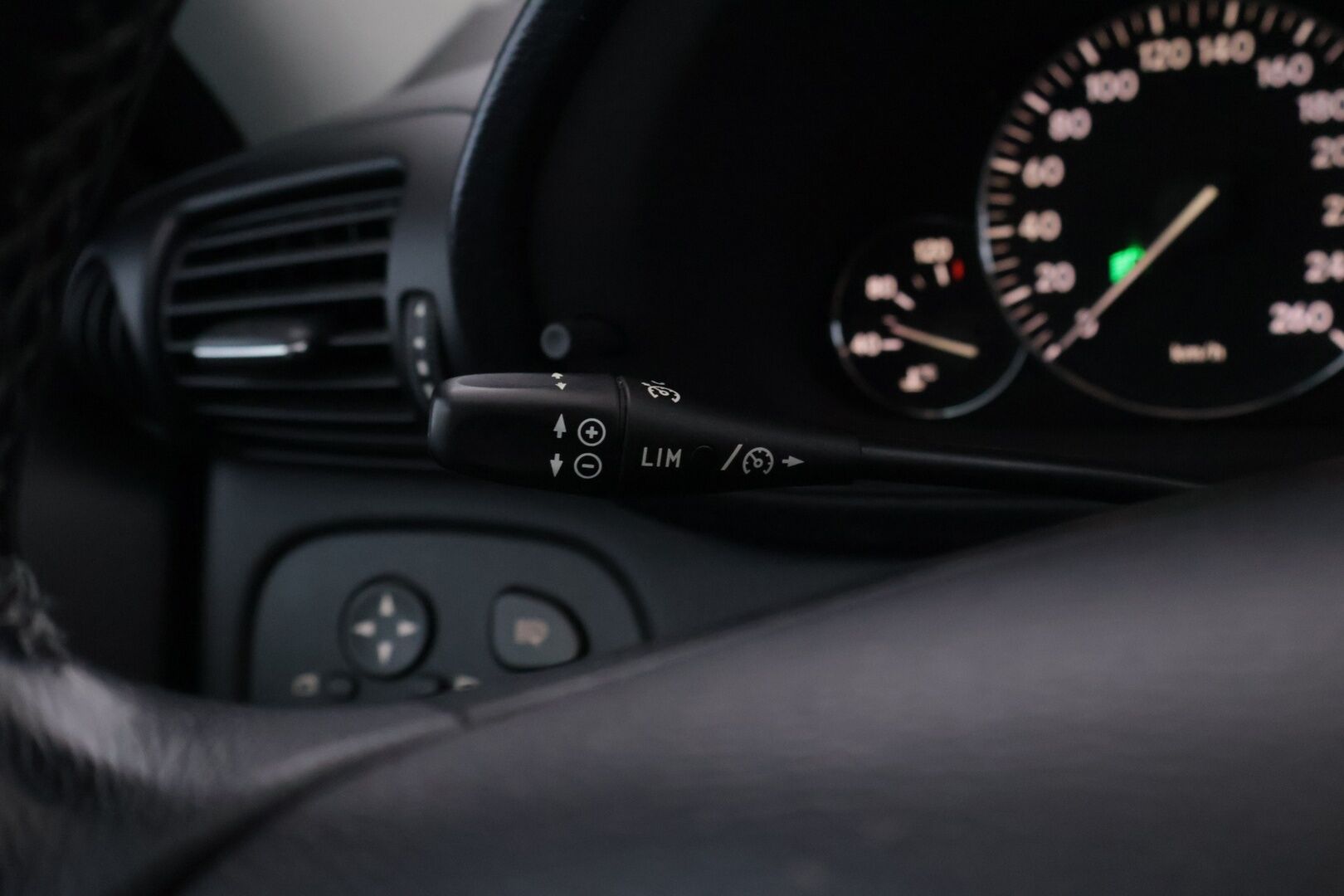 Mercedes-Benz C 2005 200 CDI Business Avantgarde– YritysOutlet - Myydään vain yrityksille - – Tämä auto myydään YritysOutlet -valikoimasta vain yritykselle