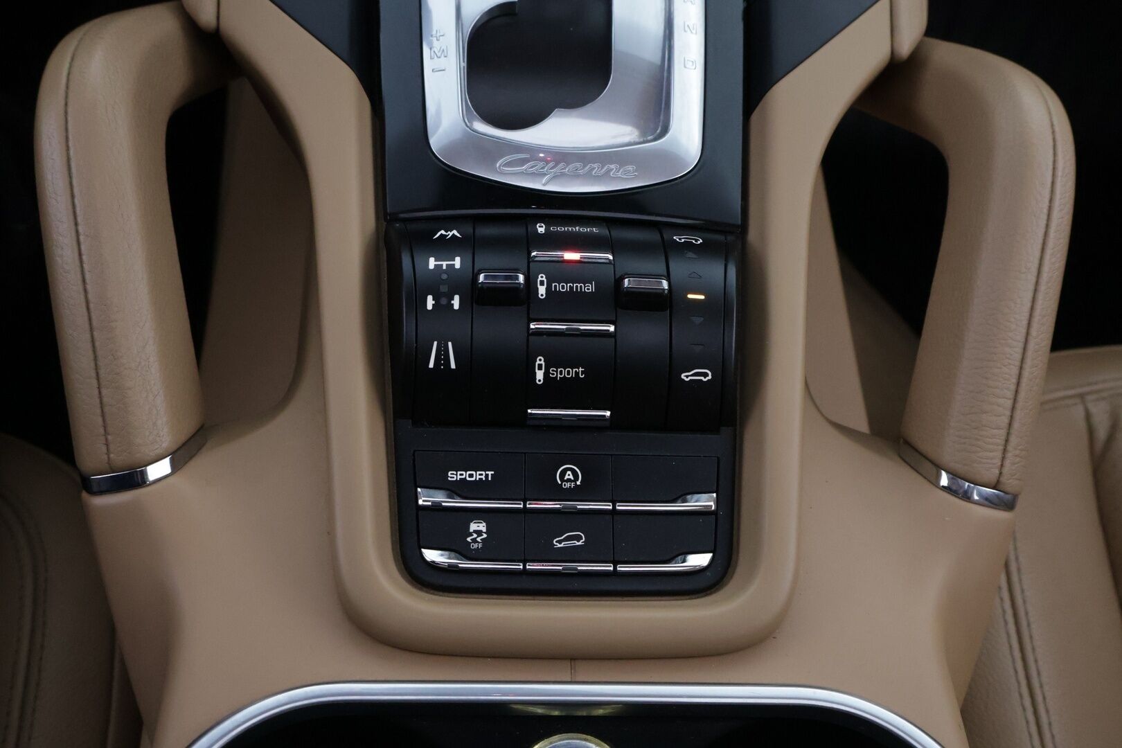 Porsche Cayenne 2011 Diesel Tiptronic * Webasto / Vetokoukku / HiFi / Panorama / Ilma-Alusta / Nahkasisusta / Muistipenkki / Supervarusteet! - Isosti huollettu / Suomiauto / Juuri tullut Tampereelle!