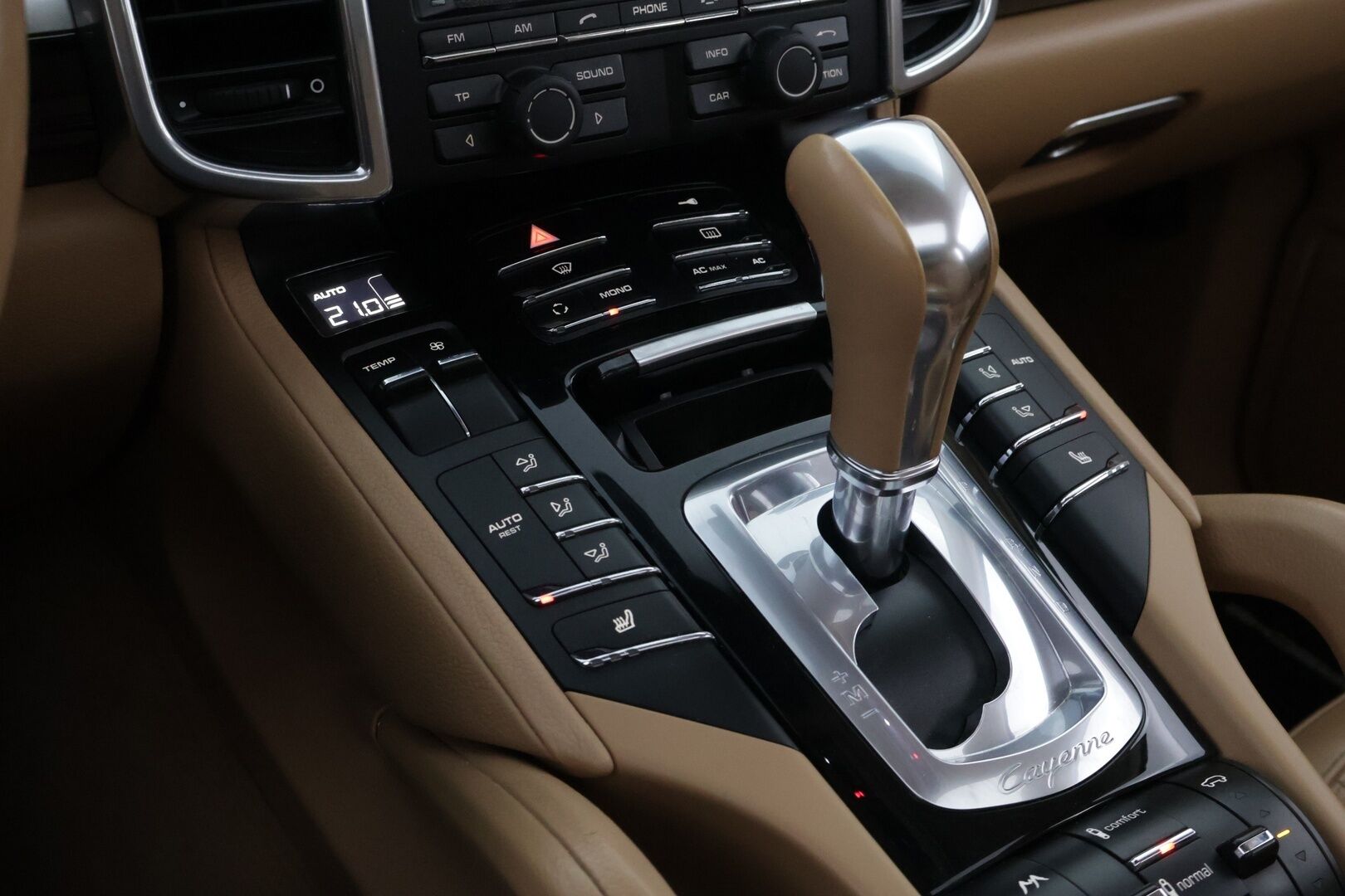 Porsche Cayenne 2011 Diesel Tiptronic * Webasto / Vetokoukku / HiFi / Panorama / Ilma-Alusta / Nahkasisusta / Muistipenkki / Supervarusteet! - Isosti huollettu / Suomiauto / Juuri tullut Tampereelle!