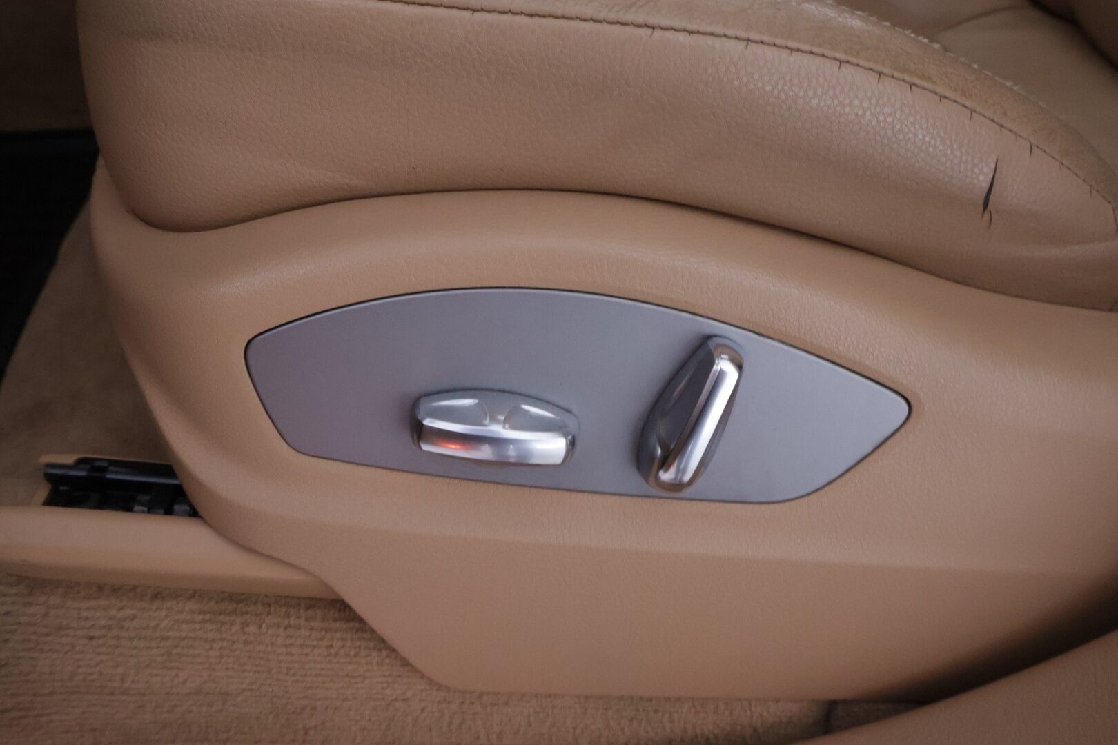 Porsche Cayenne 2011 Diesel Tiptronic * Webasto / Vetokoukku / HiFi / Panorama / Ilma-Alusta / Nahkasisusta / Muistipenkki / Supervarusteet! - Isosti huollettu / Suomiauto / Juuri tullut Tampereelle!