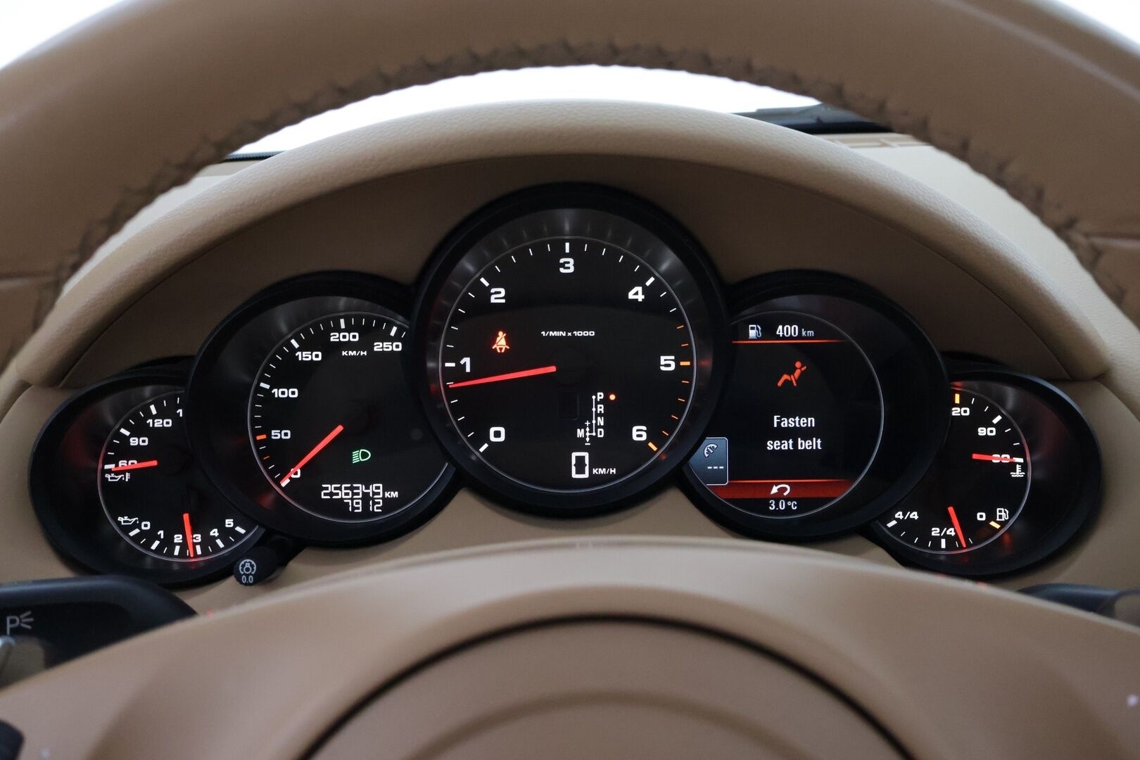 Porsche Cayenne 2011 Diesel Tiptronic * Webasto / Vetokoukku / HiFi / Panorama / Ilma-Alusta / Nahkasisusta / Muistipenkki / Supervarusteet! - Isosti huollettu / Suomiauto / Juuri tullut Tampereelle!