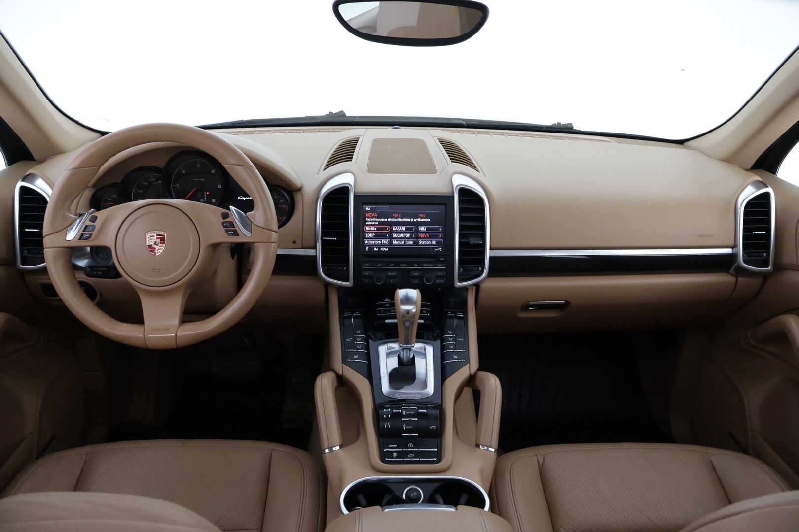 Porsche Cayenne 2011 Diesel Tiptronic * Webasto / Vetokoukku / HiFi / Panorama / Ilma-Alusta / Nahkasisusta / Muistipenkki / Supervarusteet! - Isosti huollettu / Suomiauto / Juuri tullut Tampereelle!