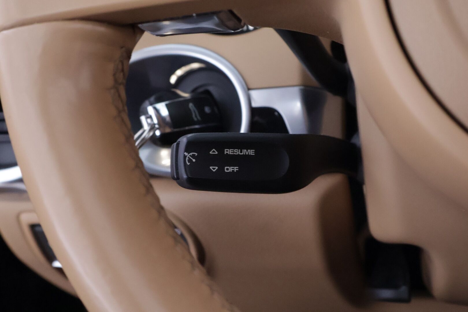 Porsche Cayenne 2011 Diesel Tiptronic * Webasto / Vetokoukku / HiFi / Panorama / Ilma-Alusta / Nahkasisusta / Muistipenkki / Supervarusteet! - Isosti huollettu / Suomiauto / Juuri tullut Tampereelle!