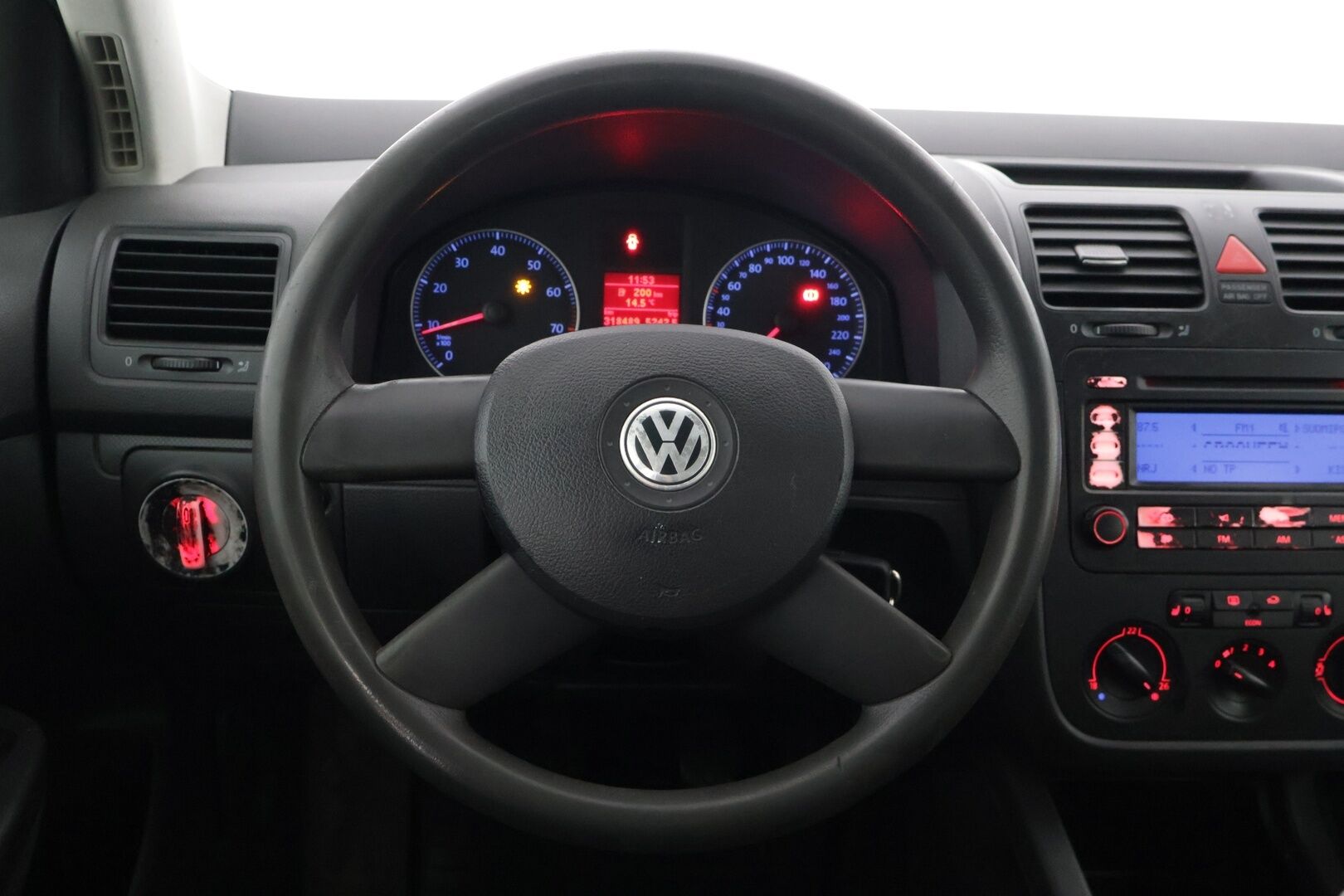 Volkswagen Golf 2004 4D GOLF HATCHBACK 1.6 **YritysOutlet - Myydään vain yrityksille - Pitkä leima / Kahdet renkaat 