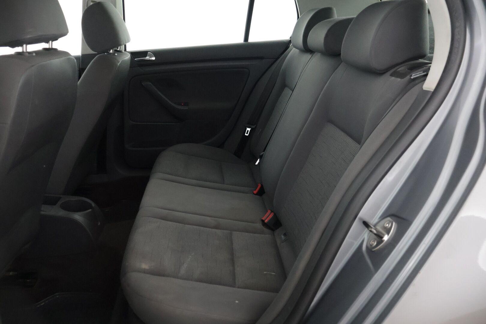 Volkswagen Golf 2004 4D GOLF HATCHBACK 1.6 **YritysOutlet - Myydään vain yrityksille - Pitkä leima / Kahdet renkaat 