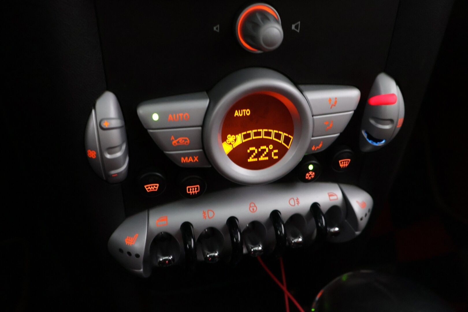 MINI Cooper S 2008 A R56 Hatchback ** Cooper Works / Lohko / Läm. Lasi / Kattoluukku / Punainen nahka - ** Myydään huutokaupat.com **