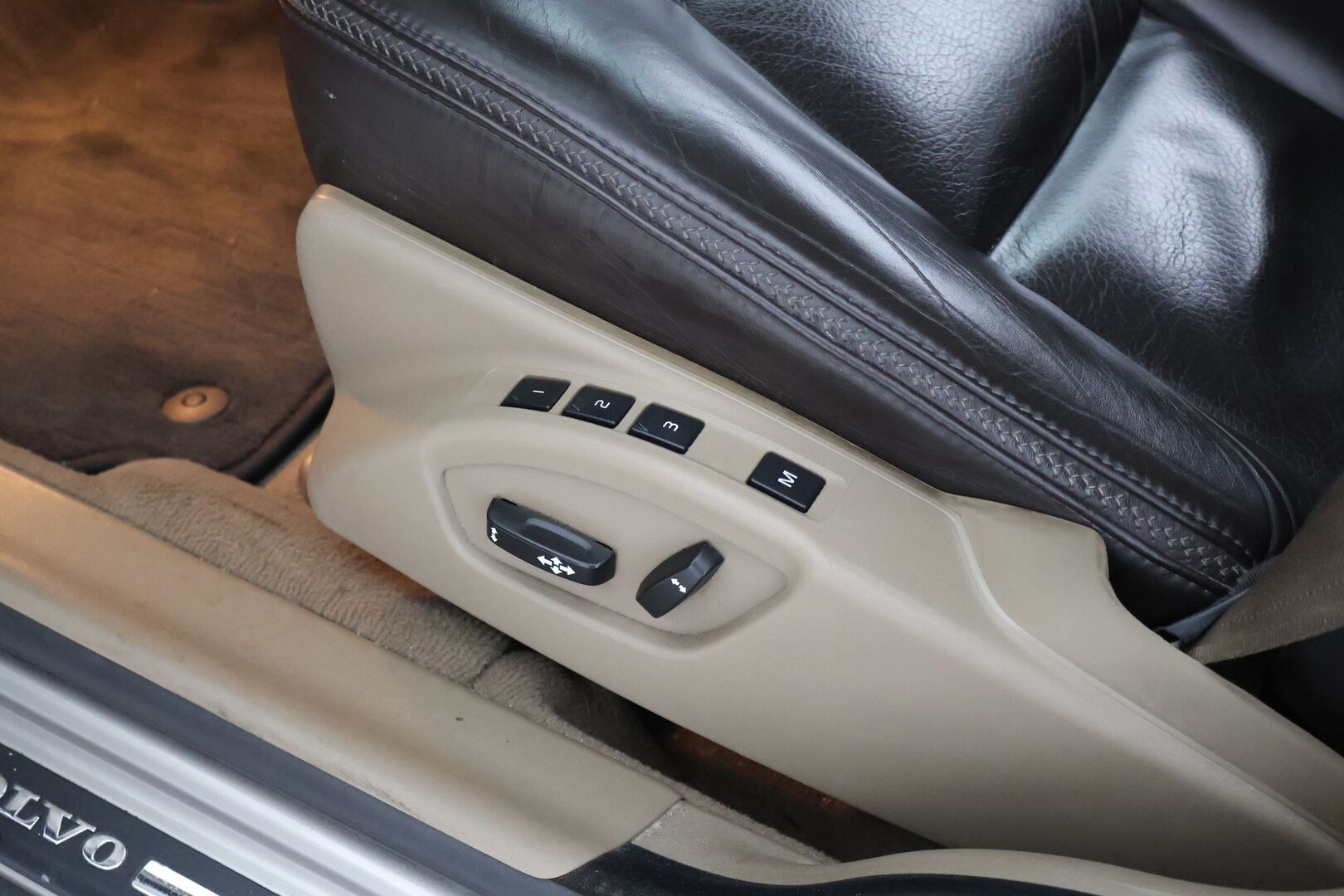 Volvo XC70 2010 2,4D Summum aut - Suomi-auto | Vakkari | Koukku | Nahat | Muistipenkki | Huoltokirja | Lohkolämmitin | *Yritys Outlet- Myydään vain yrityksille!*