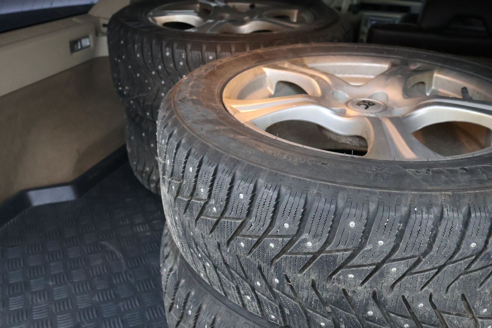 Volvo XC70 2010 2,4D Summum aut - Suomi-auto | Vakkari | Koukku | Nahat | Muistipenkki | Huoltokirja | Lohkolämmitin | *Yritys Outlet- Myydään vain yrityksille!*
