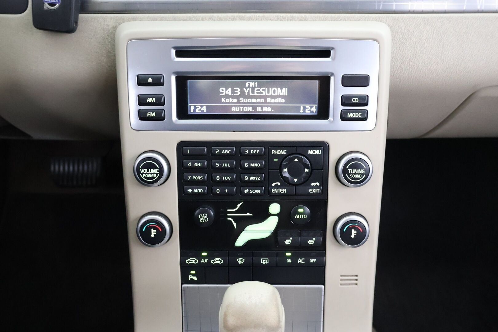 Volvo XC70 2010 2,4D Summum aut - Suomi-auto | Vakkari | Koukku | Nahat | Muistipenkki | Huoltokirja | Lohkolämmitin | *Yritys Outlet- Myydään vain yrityksille!*