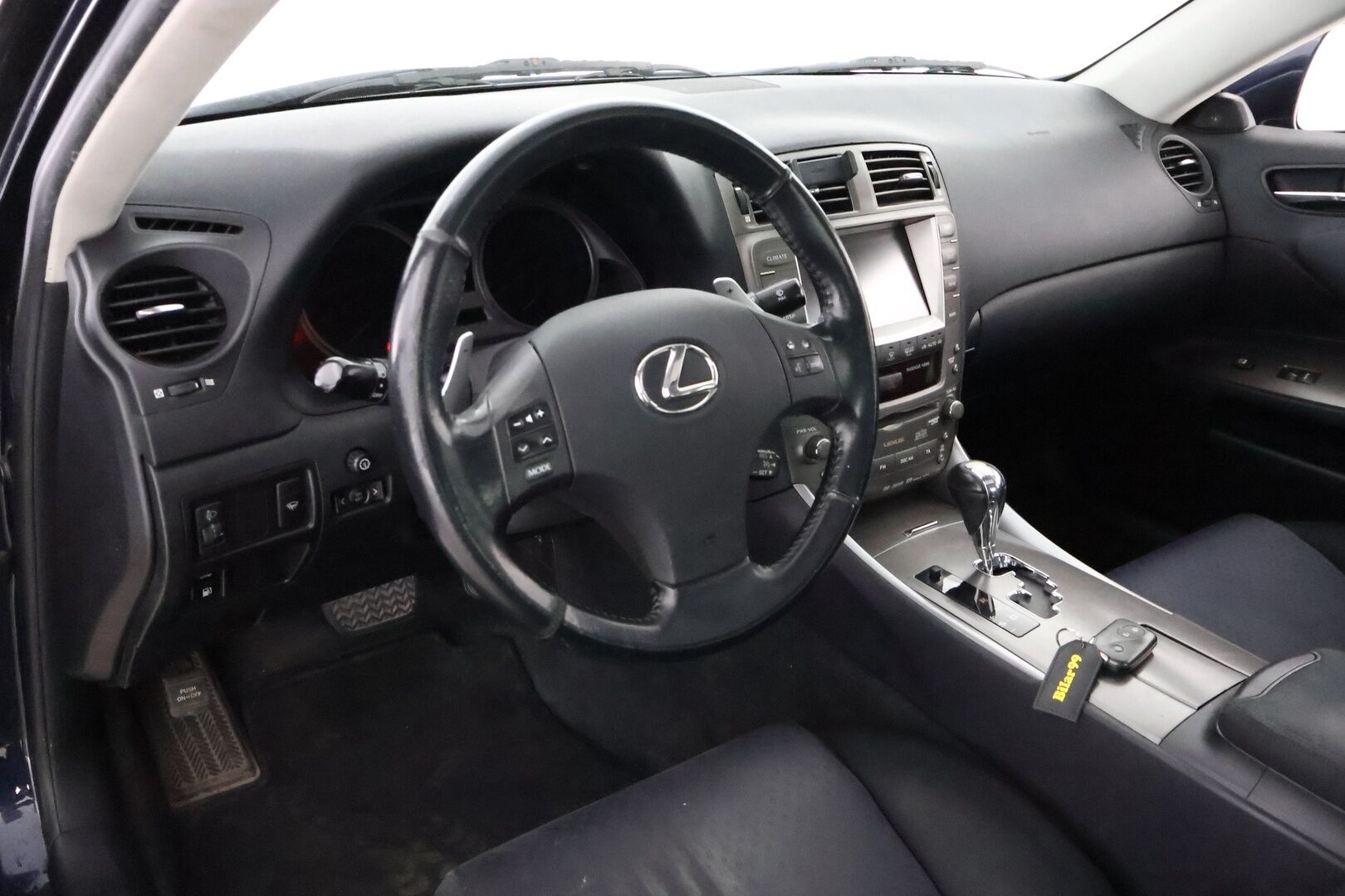 Lexus IS 2006 250 V6 Sedan -  MYYDÄÄN HUUTOKAUPAT.COM!