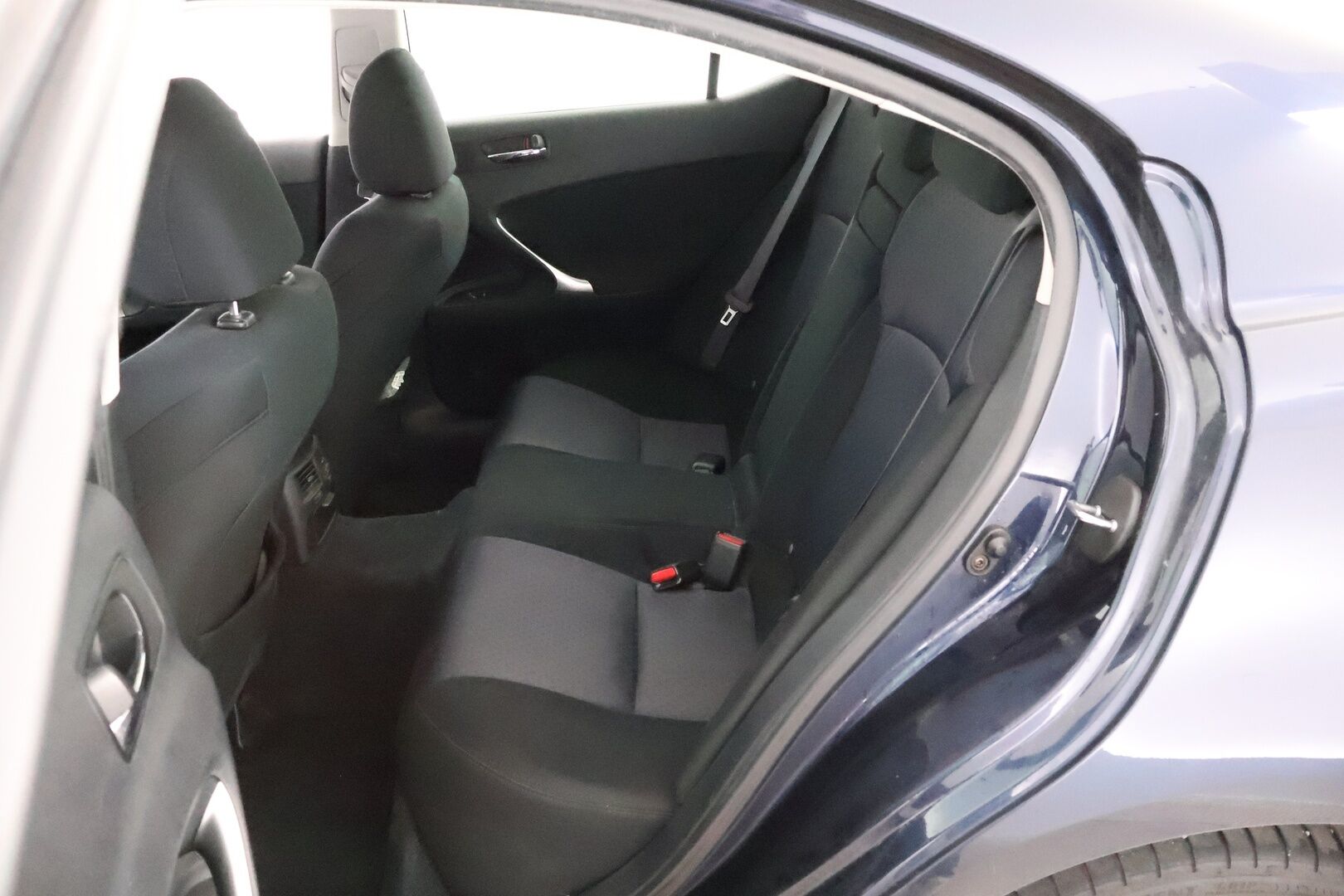Lexus IS 2006 250 V6 Sedan -  MYYDÄÄN HUUTOKAUPAT.COM!