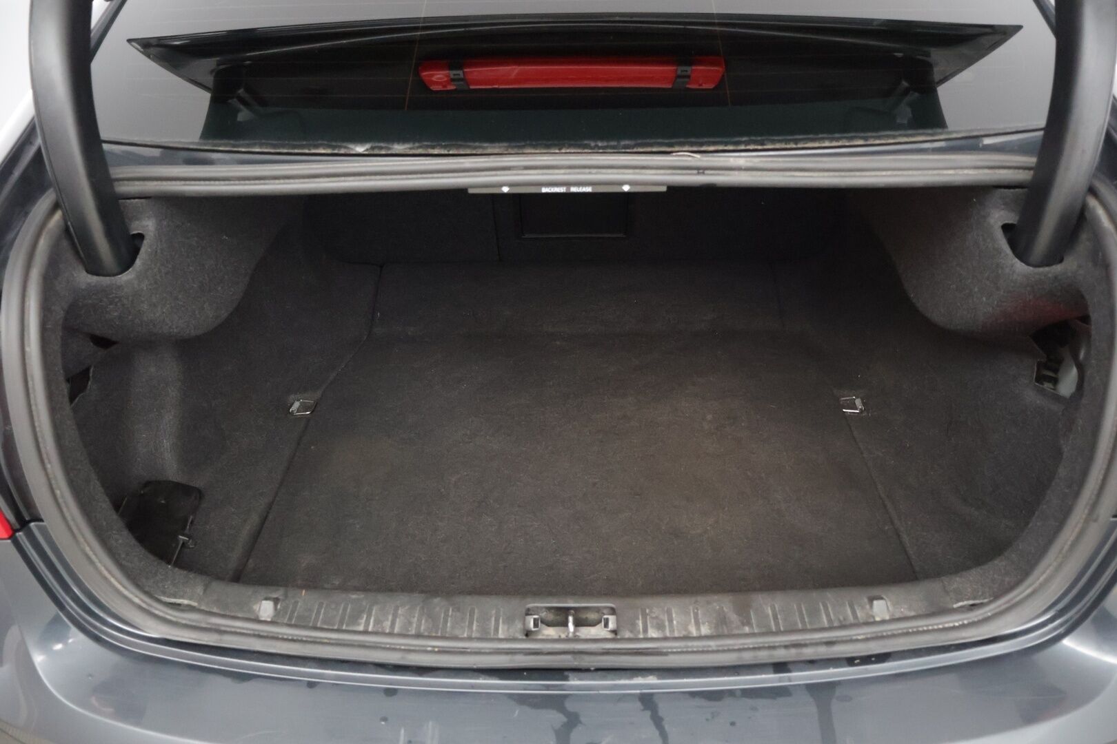 Volvo S60 2013 D5 AWD R-Design aut // Webasto / Koukku / Suomi-auto / Lohko / Lisäpitkä // - Tulossa myyntiin.