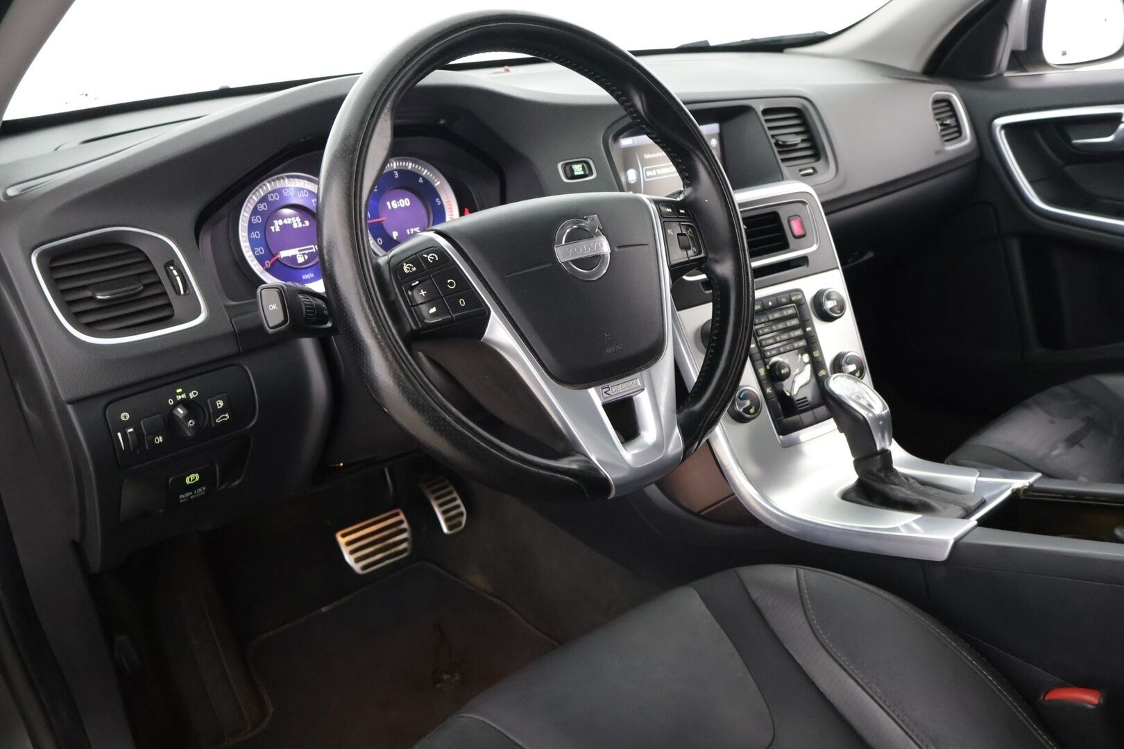 Volvo S60 2013 D5 AWD R-Design aut - | Webasto | Koukku | Suomi-auto | Lohko | Lisäpitkä | Vakionopeudensäädin | P.Tutkat |