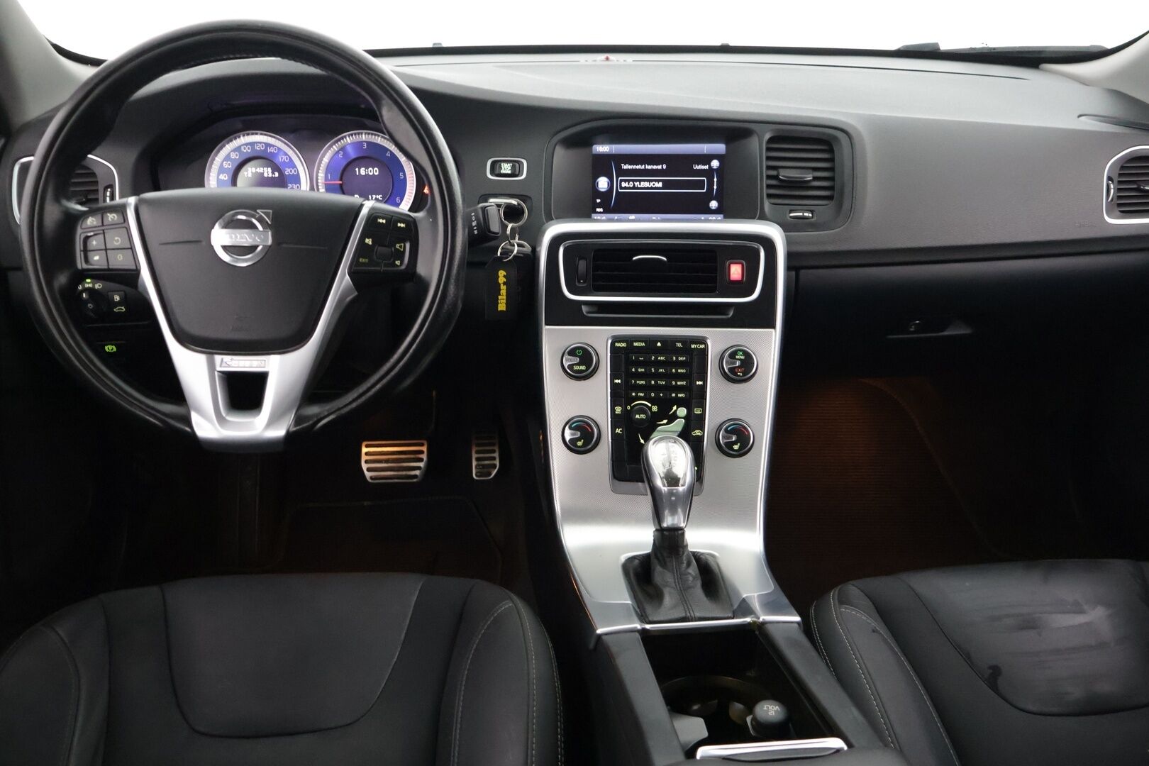Volvo S60 2013 D5 AWD R-Design aut // Webasto / Koukku / Suomi-auto / Lohko / Lisäpitkä // - Tulossa myyntiin.
