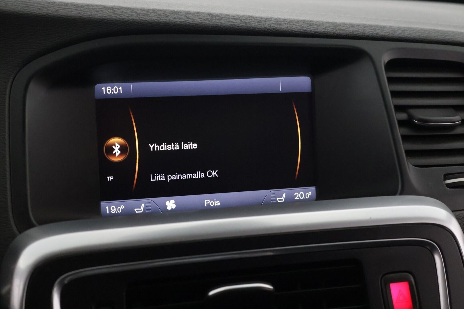 Volvo S60 2013 D5 AWD R-Design aut - | Webasto | Koukku | Suomi-auto | Lohko | Lisäpitkä | Vakionopeudensäädin | P.Tutkat |