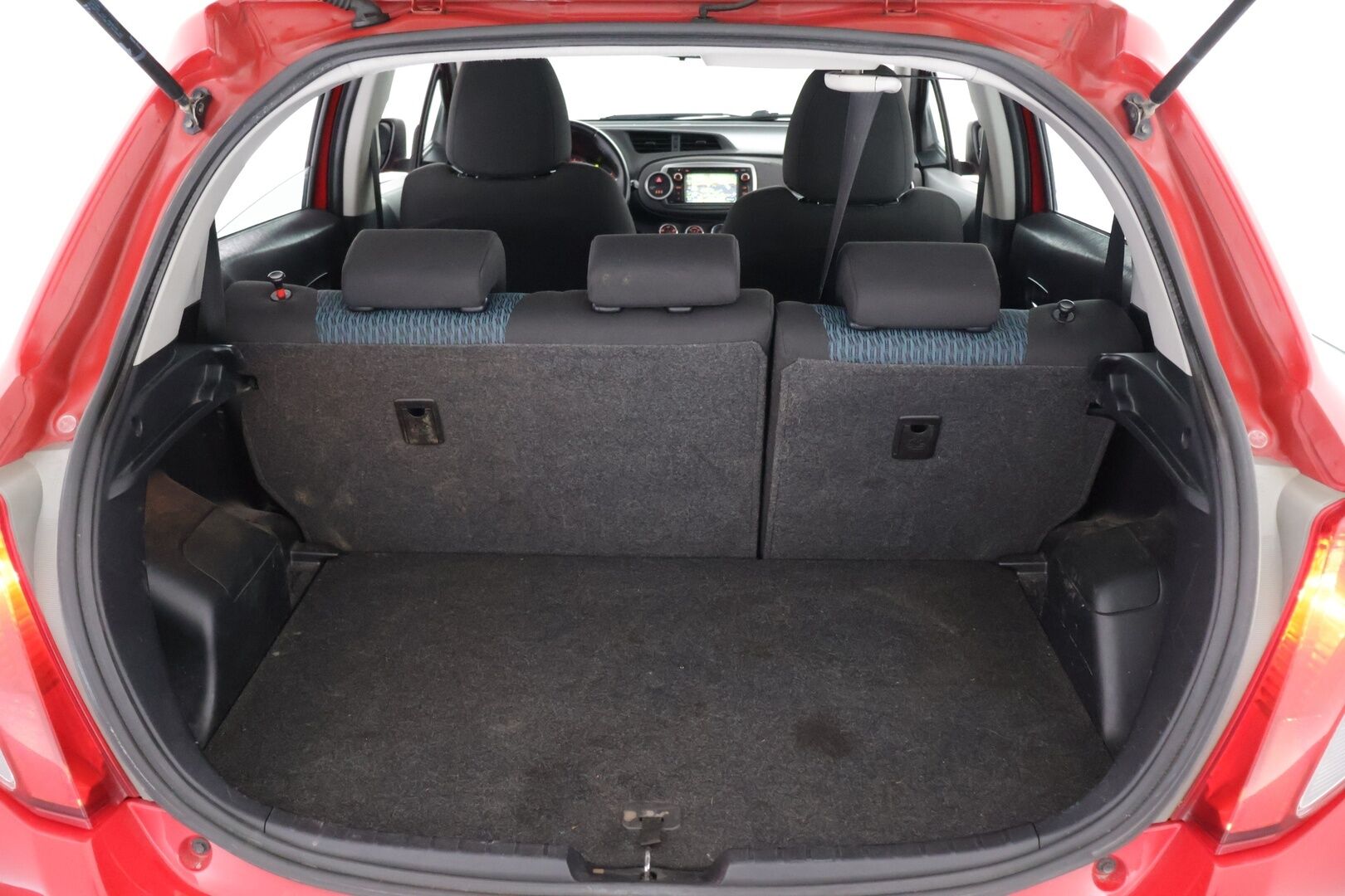 Toyota Yaris 2013 1,33 Dual VVT-i Linea Sol 5ov - Suomi-auto | P-Kamera | Navi | 2x Renkaat