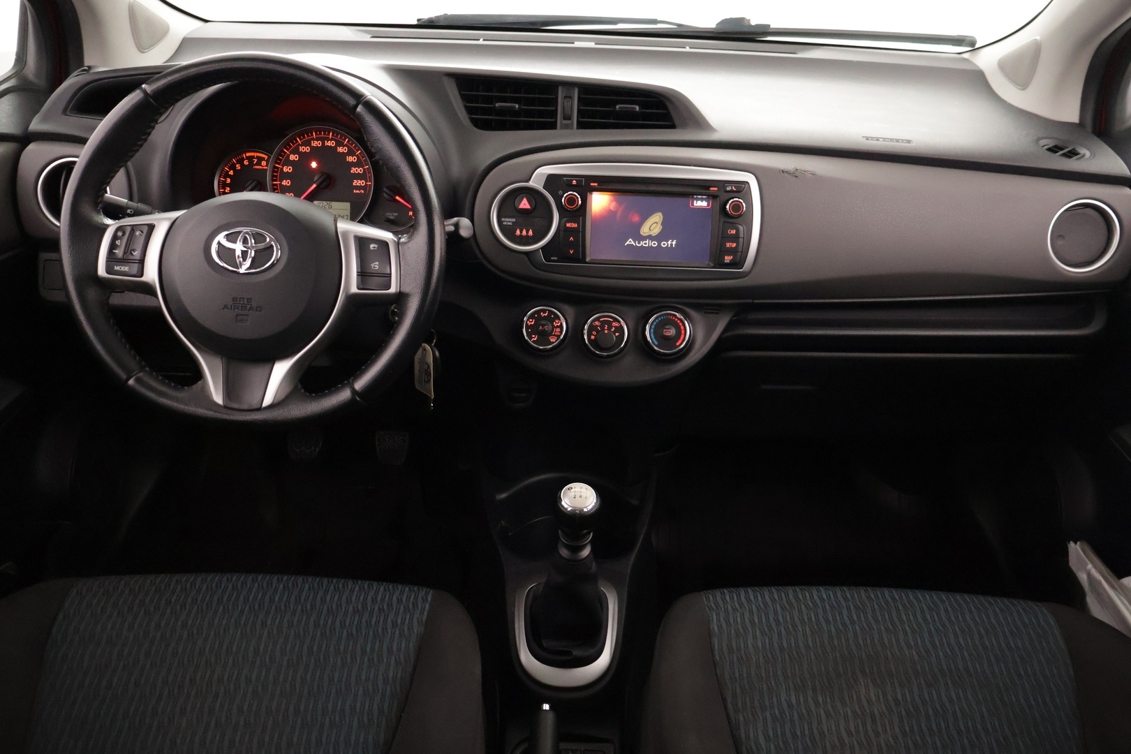 Toyota Yaris 2013 1,33 Dual VVT-i Linea Sol 5ov - Suomi-auto | P-Kamera | Navi | 2x Renkaat - KORKO VAIN 3,99 %
