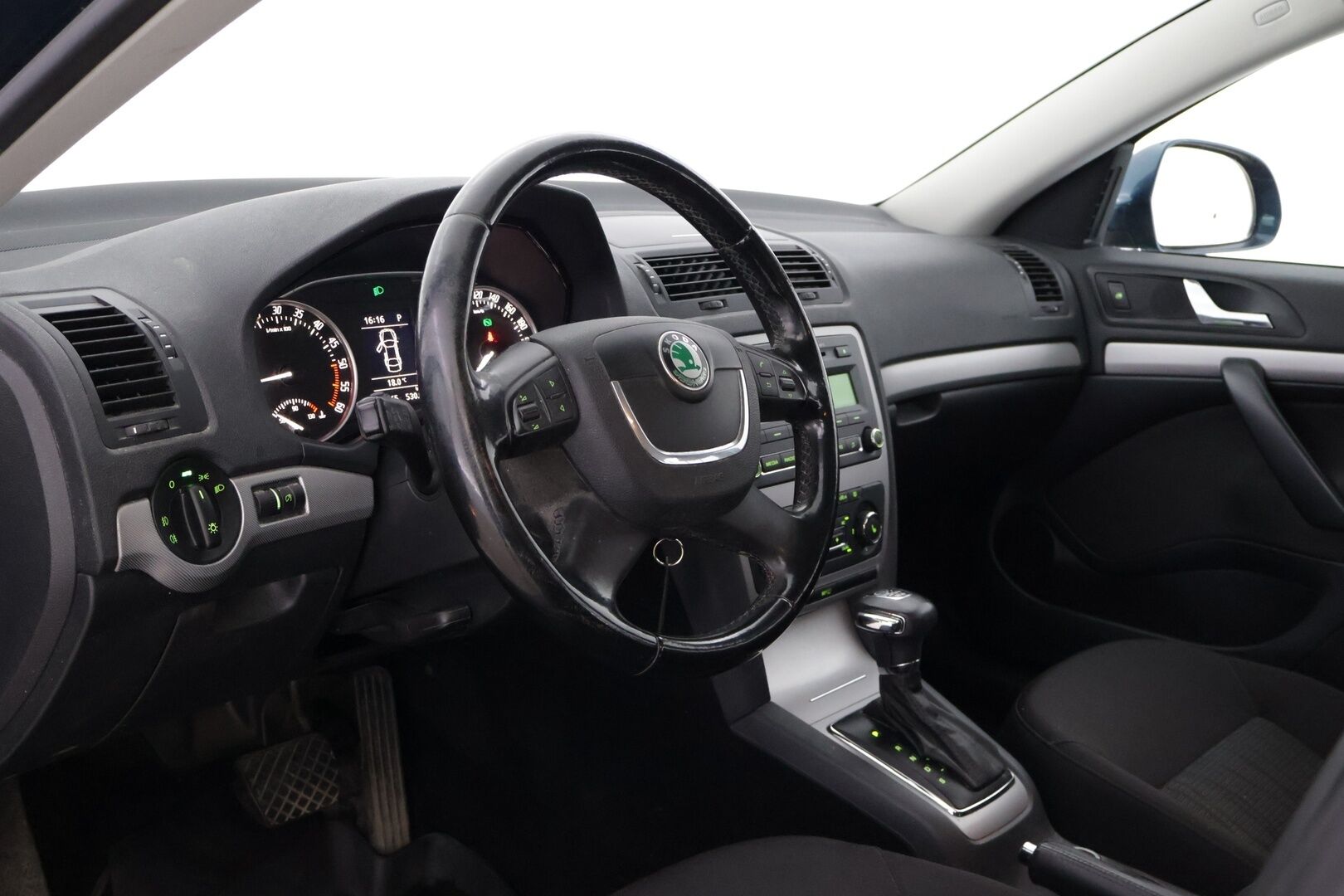 Skoda Octavia 2013 Combi 2,0 TDI 140 4x4 Experience DSG *Myydään Huutokaupat.com*