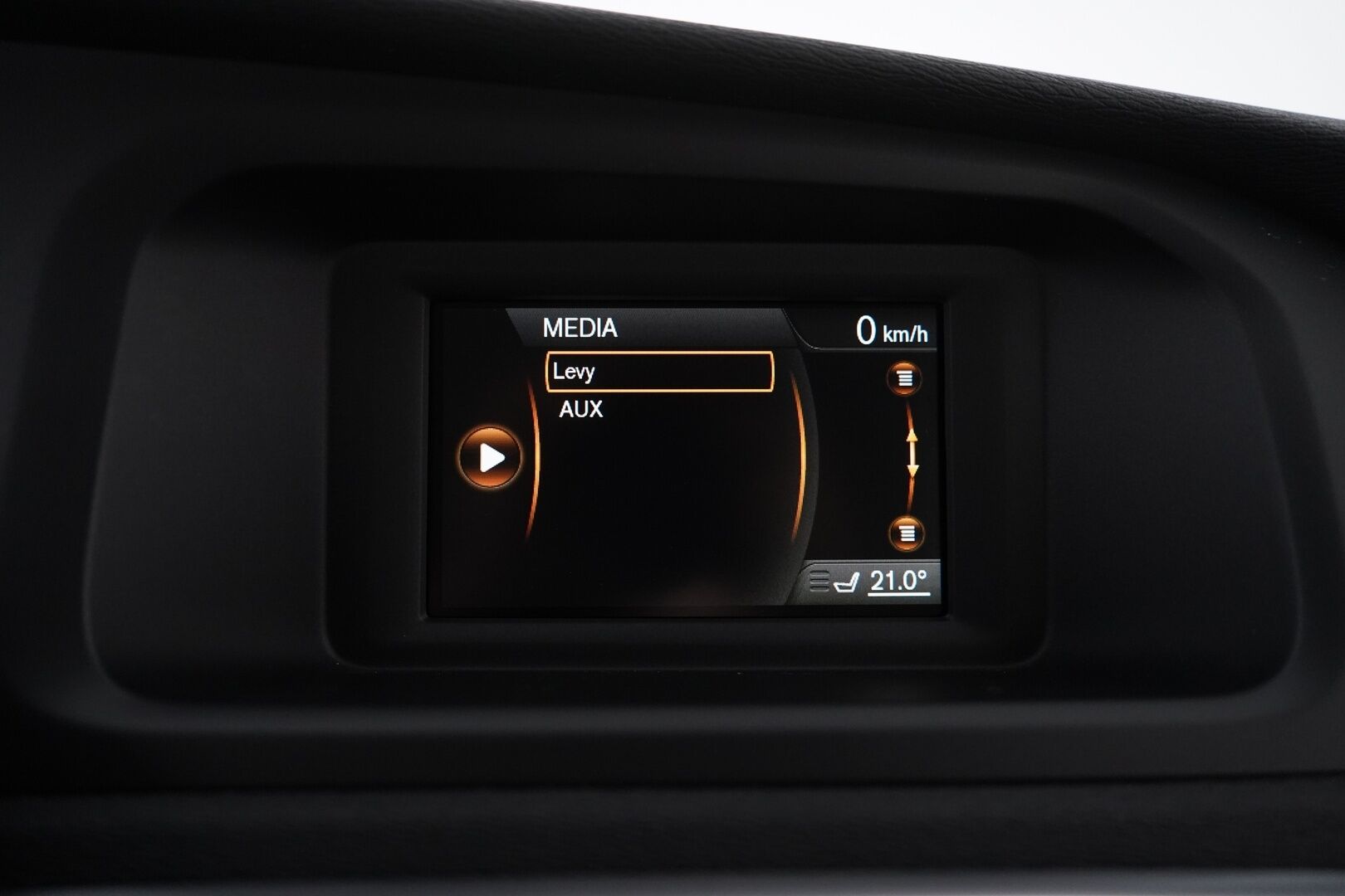 Volvo V40 2013 D2 Momentum *Vetokoukku / Lohko / Vakkari / Metalliväri* - Suomi-Auto / Viimeisin huolto 342tkm / Kahdet vanteet / Jakopää 2022