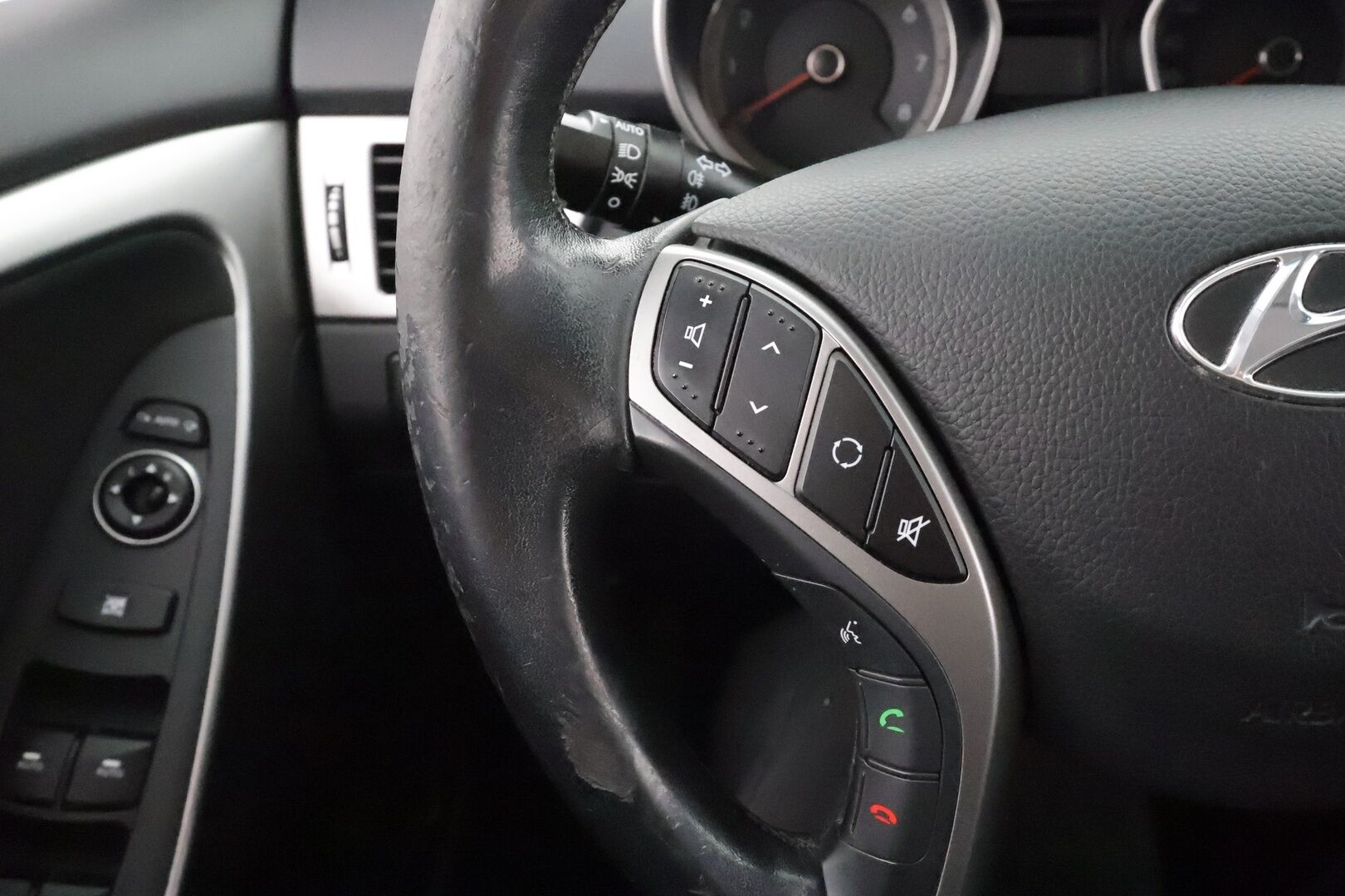 Hyundai i30 Wagon 2012 1,6 GDI 6AT Style - Sähköpenkki | Koukku | Lohkolämmitin | P.tutkat | Vakkari | Bluetooth | Keyless | Suomi-auto | Kahdet renkaat aluvanteilla