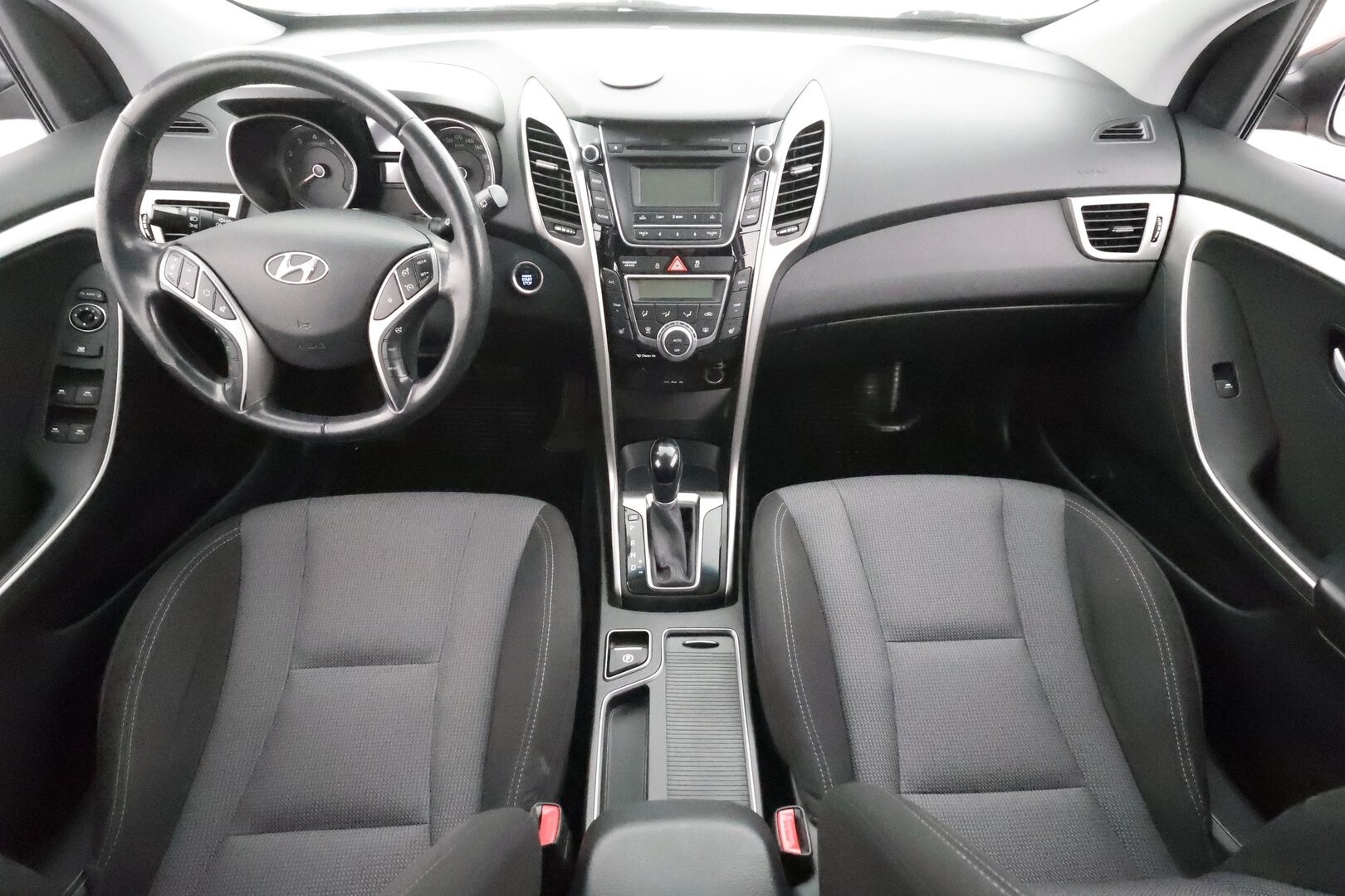 Hyundai i30 Wagon 2012 1,6 GDI 6AT Style - Sähköpenkki | Koukku | Lohkolämmitin | P.tutkat | Vakkari | Bluetooth | Keyless | Suomi-auto | Kahdet renkaat aluvanteilla