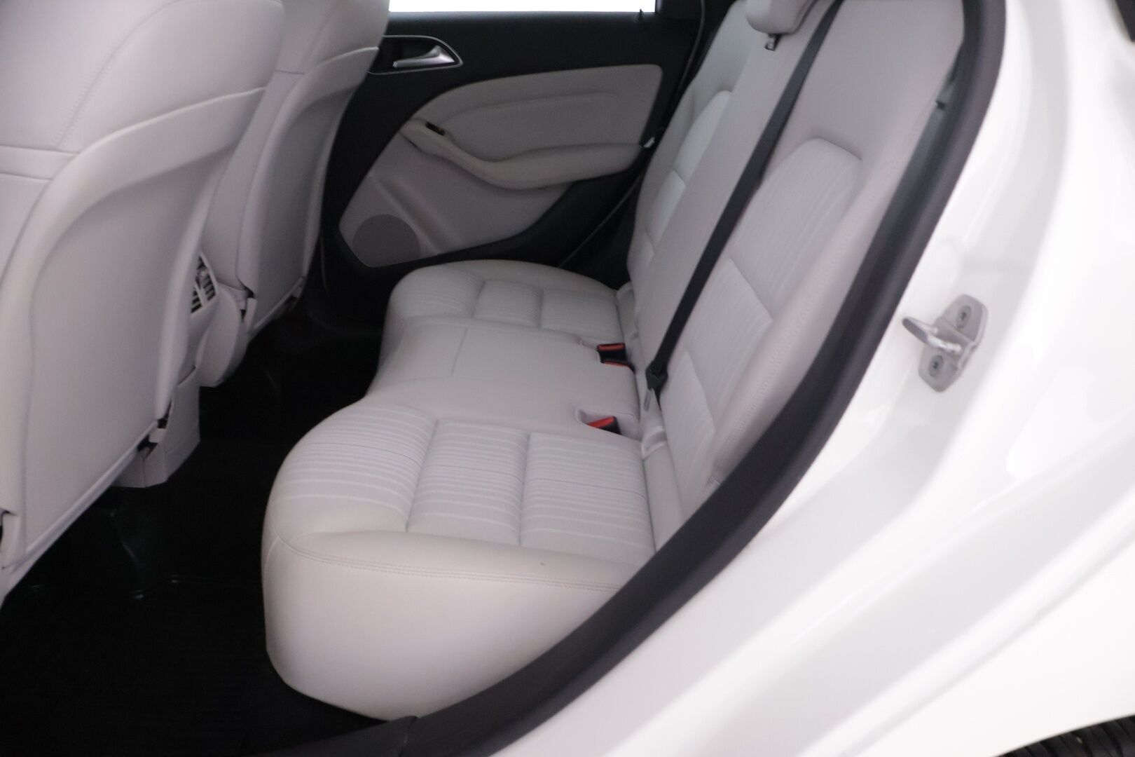 Mercedes-Benz B 2013 180 BE A Premium Business - | Navi | ILS | Tutkat | Bluetooth | Lohko+sisäpistoke |
