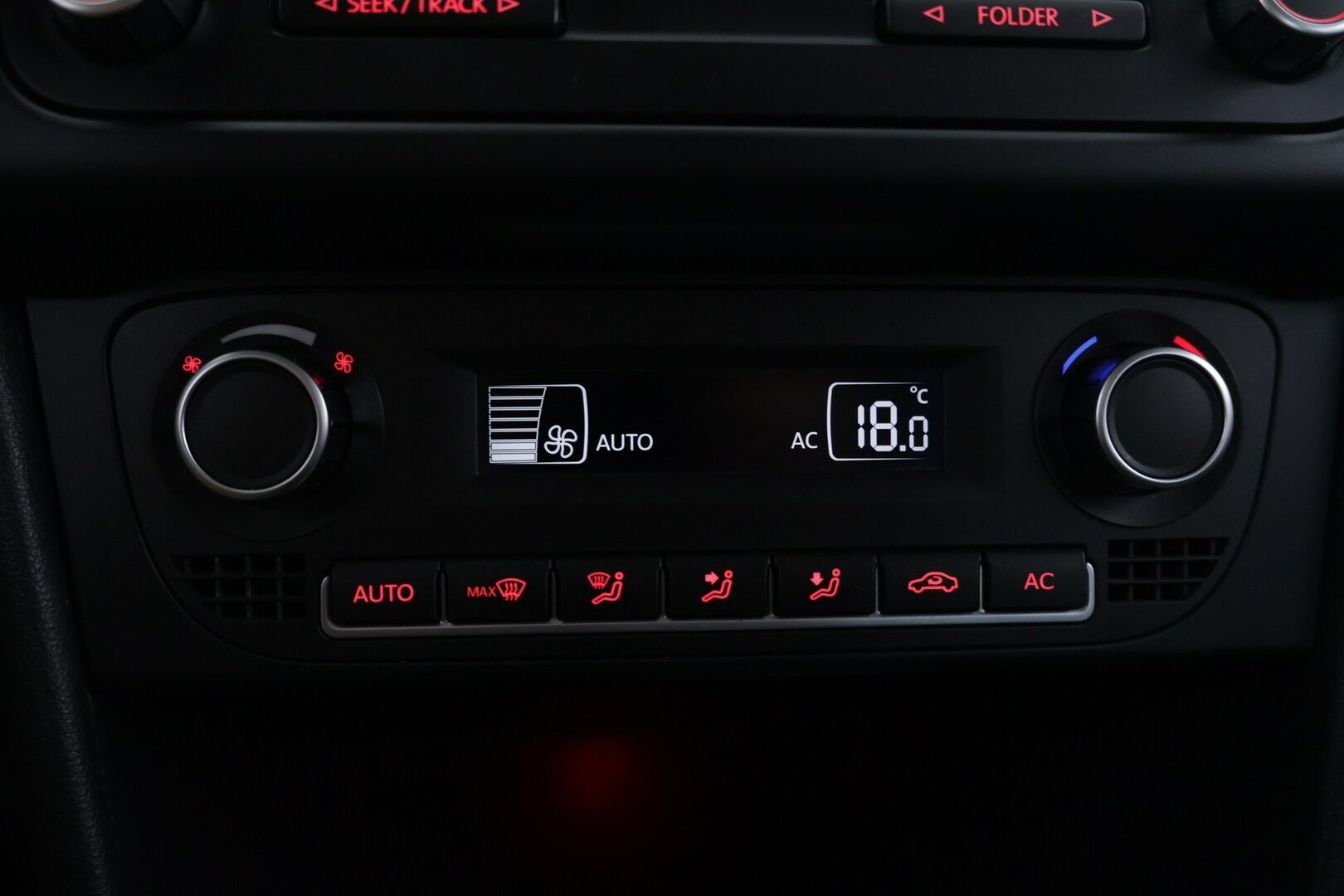 Volkswagen Polo 2014 Comfortline Edition 1,2 TSI 66 kW - | Vakkari | autom.ilmastointi | Kahdet renkaat vanteineen | P. tutkat takana | 