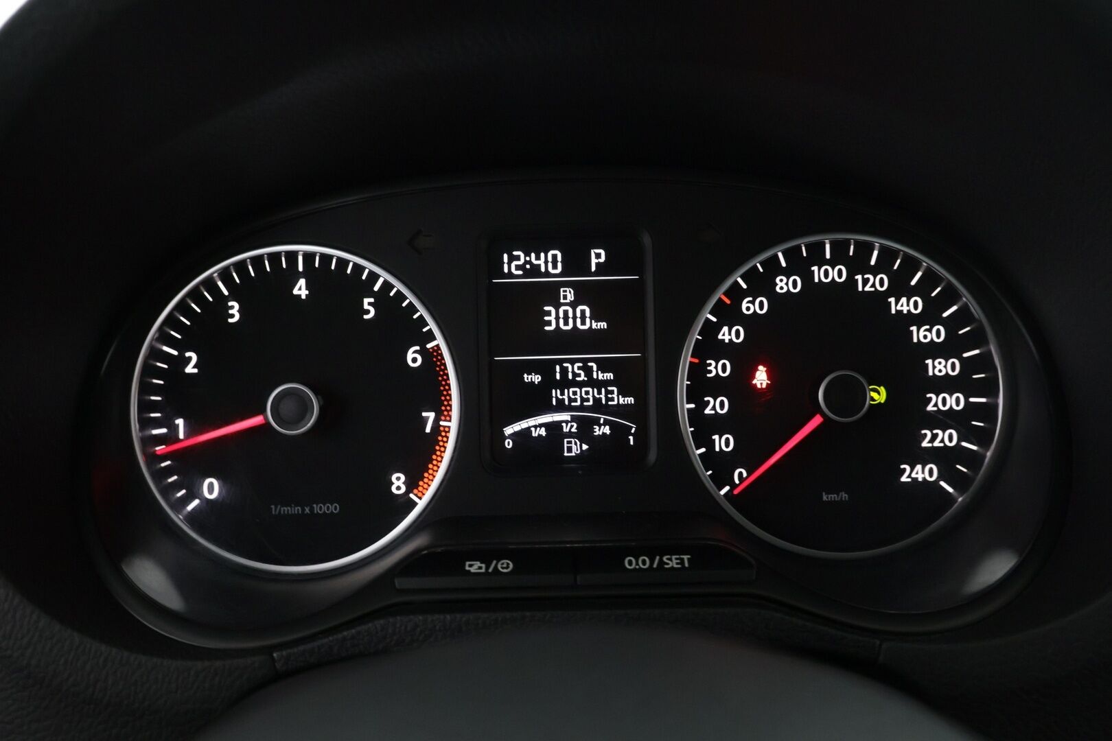 Volkswagen Polo 2014 Comfortline Edition 1,2 TSI 66 kW - | Vakkari | autom.ilmastointi | Kahdet renkaat vanteineen | P. tutkat takana | 