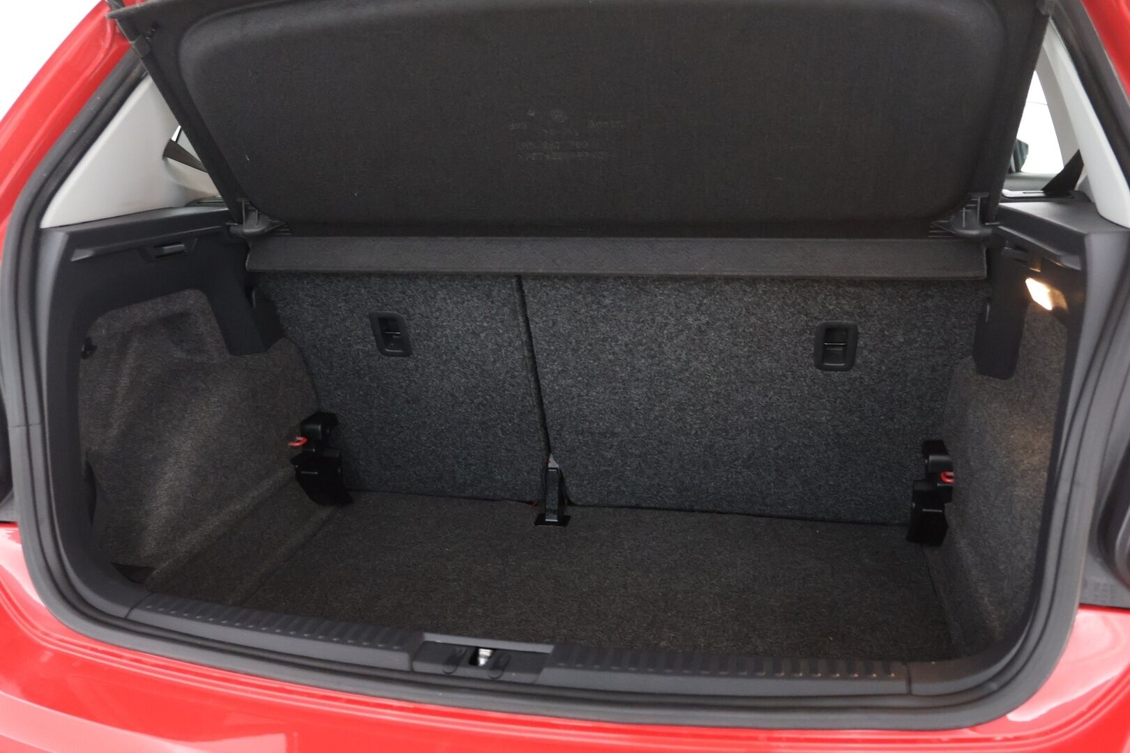 Volkswagen Polo 2014 Comfortline Edition 1,2 TSI 66 kW - | Vakkari | autom.ilmastointi | Kahdet renkaat vanteineen | P. tutkat takana | 