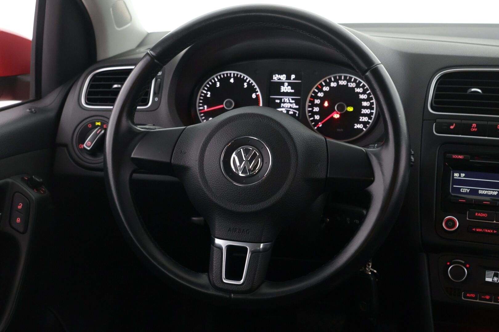 Volkswagen Polo 2014 Comfortline Edition 1,2 TSI 66 kW - | Vakkari | autom.ilmastointi | Kahdet renkaat vanteineen | P. tutkat takana | 