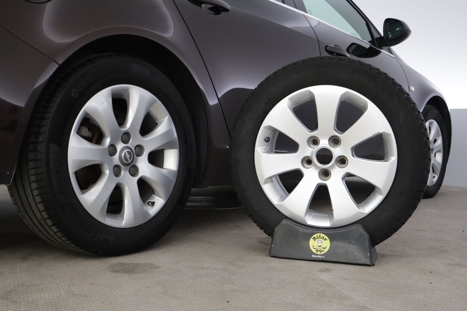 Opel Insignia 2014 Sports Tourer Edition 1,6 Turbo SIDI 125kW AT6 * Xenon / Vakkari / Sähkökontti / Ratinlämmitin / Lohkolämmitin * - Hyvät varusteet! / Suomi-auto / Kahdet renkaat alumiinivanteilla! - Osta nyt, maksa vasta ensi vuonna