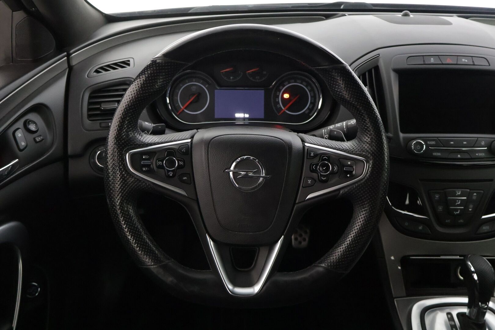 Opel Insignia 2013 Sports Tourer Edition 1,6 Turbo SIDI 125kW AT6 * Xenon / Vakkari / Sähkökontti / Ratinlämmitin / Navi * - * Suomi-auto / Kahdet renkaat omilla alumiinivanteilla! / Lohkolämmitin *