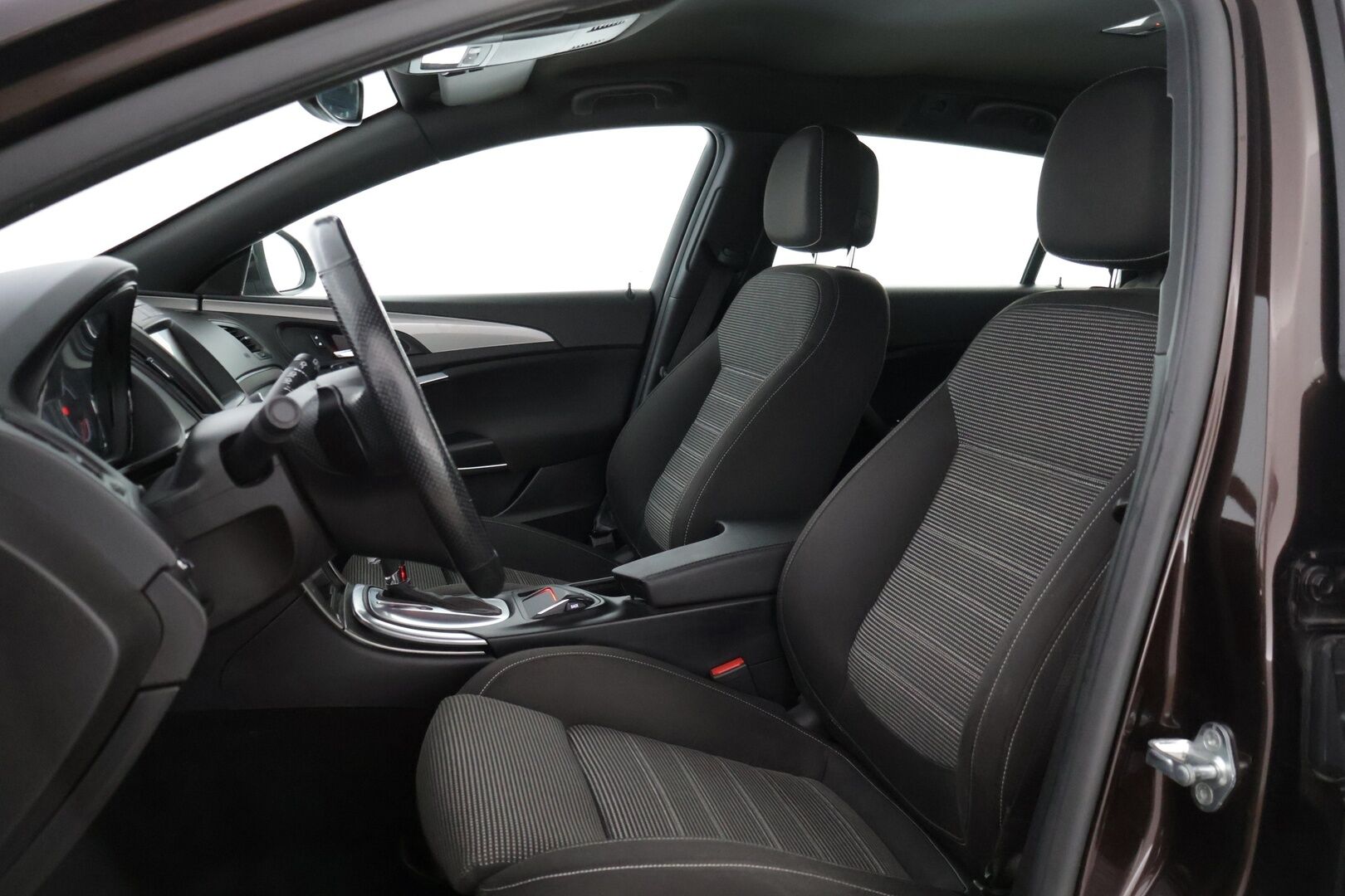 Opel Insignia 2013 Sports Tourer Edition 1,6 Turbo SIDI 125kW AT6 * Xenon / Vakkari / Sähkökontti / Ratinlämmitin / Navi * - * Suomi-auto / Kahdet renkaat omilla alumiinivanteilla! / Lohkolämmitin *