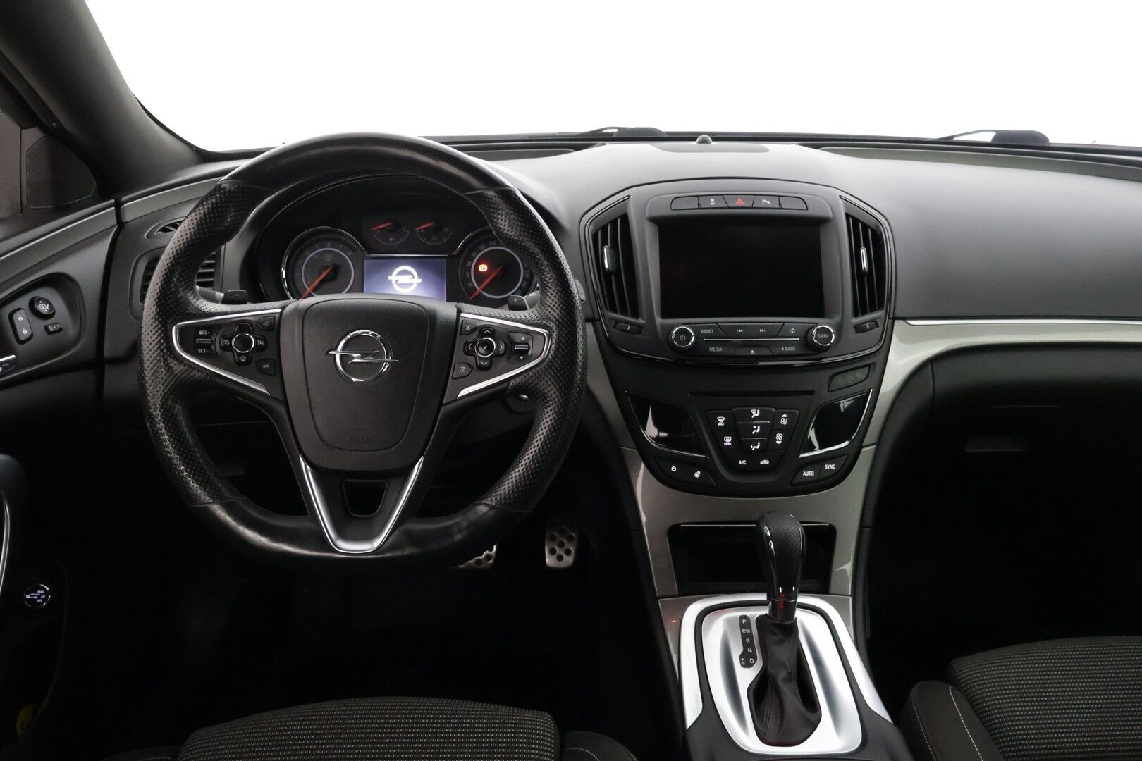 Opel Insignia 2013 Sports Tourer Edition 1,6 Turbo SIDI 125kW AT6 * Xenon / Vakkari / Sähkökontti / Ratinlämmitin / Navi * - * Suomi-auto / Kahdet renkaat omilla alumiinivanteilla! / Lohkolämmitin *