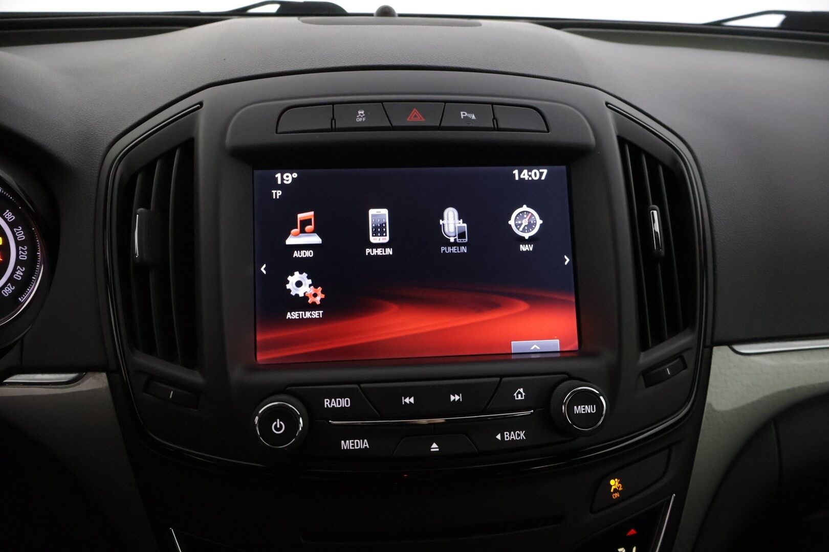 Opel Insignia 2014 Sports Tourer Edition 1,6 Turbo SIDI 125kW AT6 * Xenon / Vakkari / Sähkökontti / Ratinlämmitin / Lohkolämmitin * - Hyvät varusteet! / Suomi-auto / Kahdet renkaat alumiinivanteilla! - Osta nyt, maksa vasta ensi vuonna