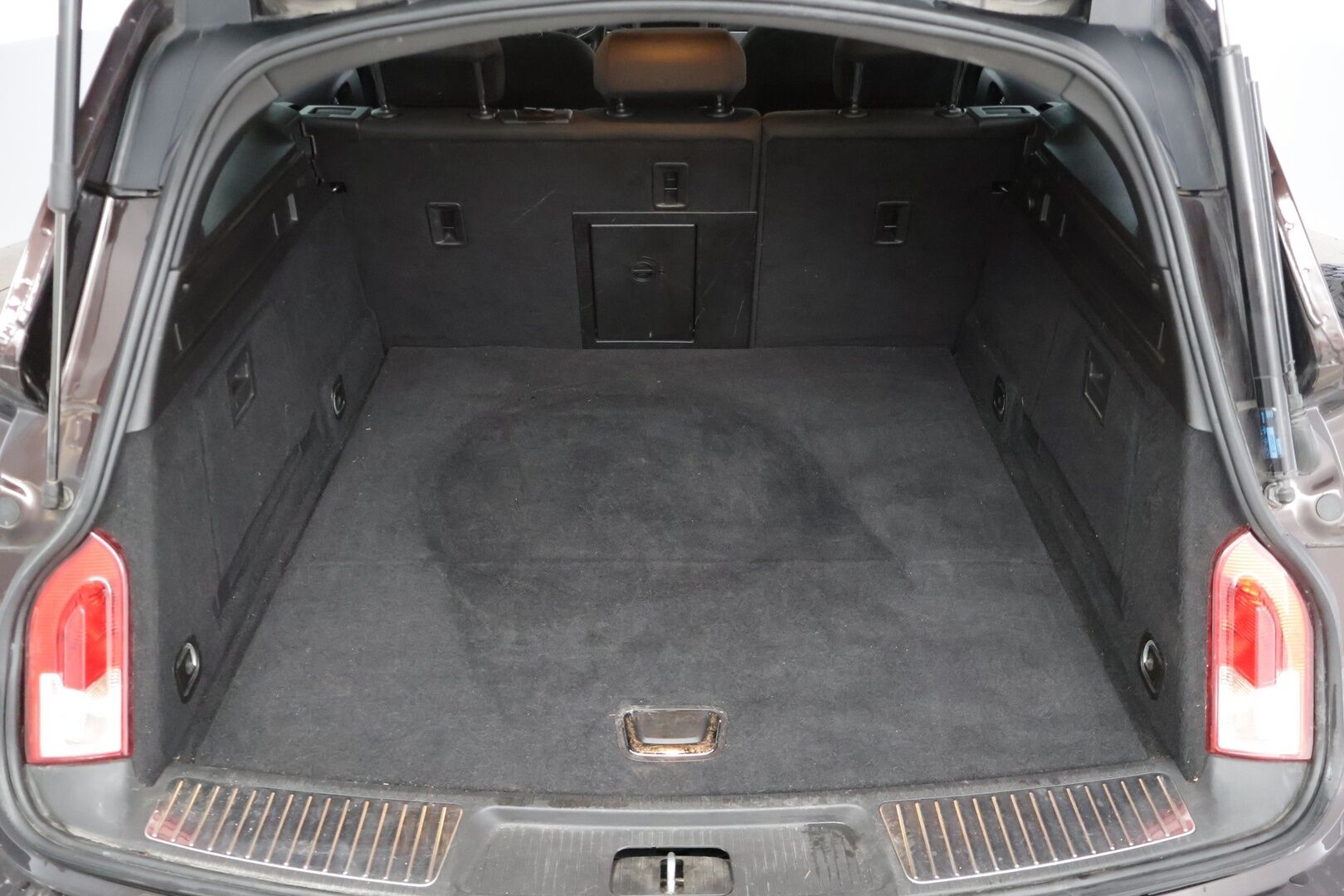 Opel Insignia 2014 Sports Tourer Edition 1,6 Turbo SIDI 125kW AT6 * Xenon / Vakkari / Sähkökontti / Ratinlämmitin / Lohkolämmitin * - Hyvät varusteet! / Suomi-auto / Kahdet renkaat alumiinivanteilla! - Osta nyt, maksa vasta ensi vuonna