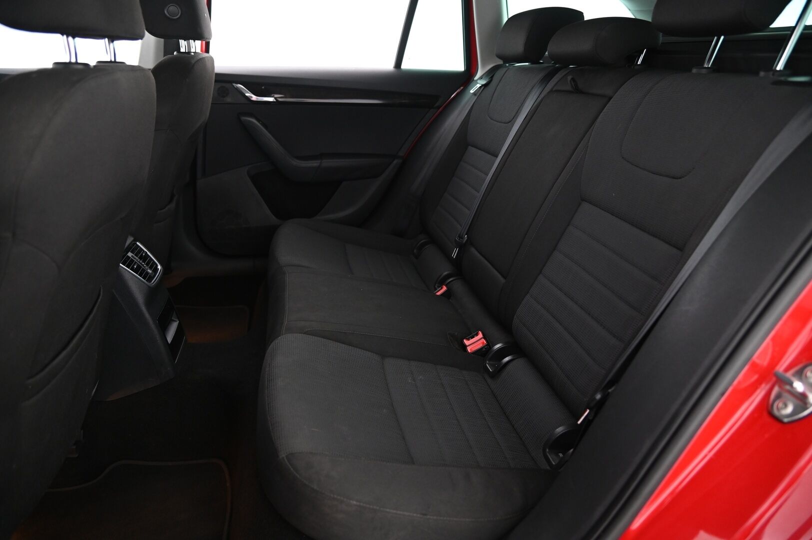 Skoda Octavia 2014 Combi 1,6 TDI Elegance DSG Autom *Kuskin muistipenkki / Kessy / Webasto / Juuri leimattu* *YritysOutlet - Myydään vain yrityksille - *YritysOutlet - Myydään vain yrityksille*