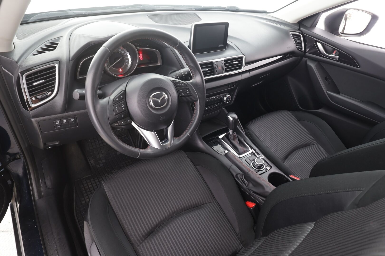 Mazda 3 2014 5HB 2,0 (120) SKYACTIV-G Premium Plus 6AT 5ov DH2 - | Xenon | Navi | Vakkari | Blind spot assist | Lohko + sisälämmitin | Aut. ilmastointi | Peruutustutka | BT | | 2x renkaat aluin | 