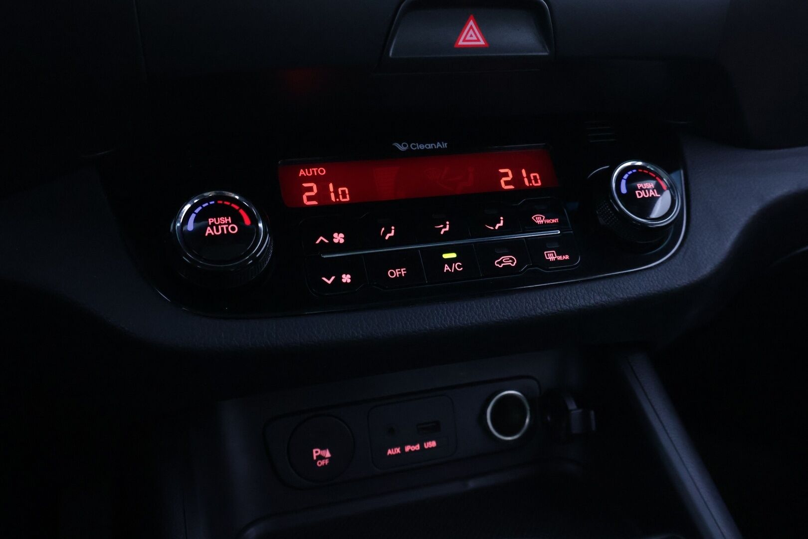 Kia Sportage 2014 1,6 ISG Urban EX EcoDynamics *Vetokoukku / Lohko+sisäp. / Xenon / Panorama* - *Suomi-auto / 2x renkaat ja vanteet / Juuri huollettu*