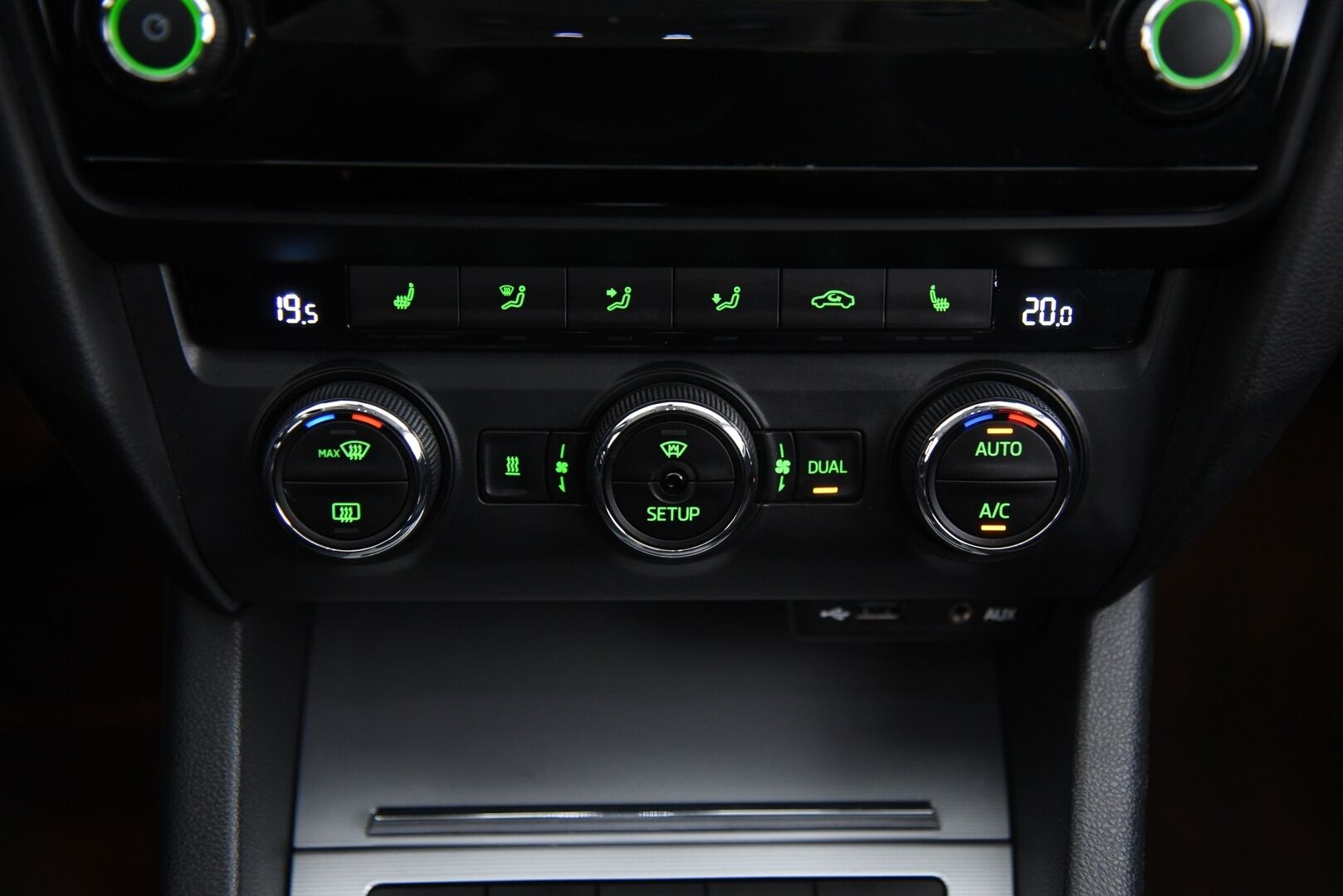Skoda Octavia 2014 Combi 1,6 TDI Elegance DSG Autom. *YritysOutlet - Myydään vain yrityksille*