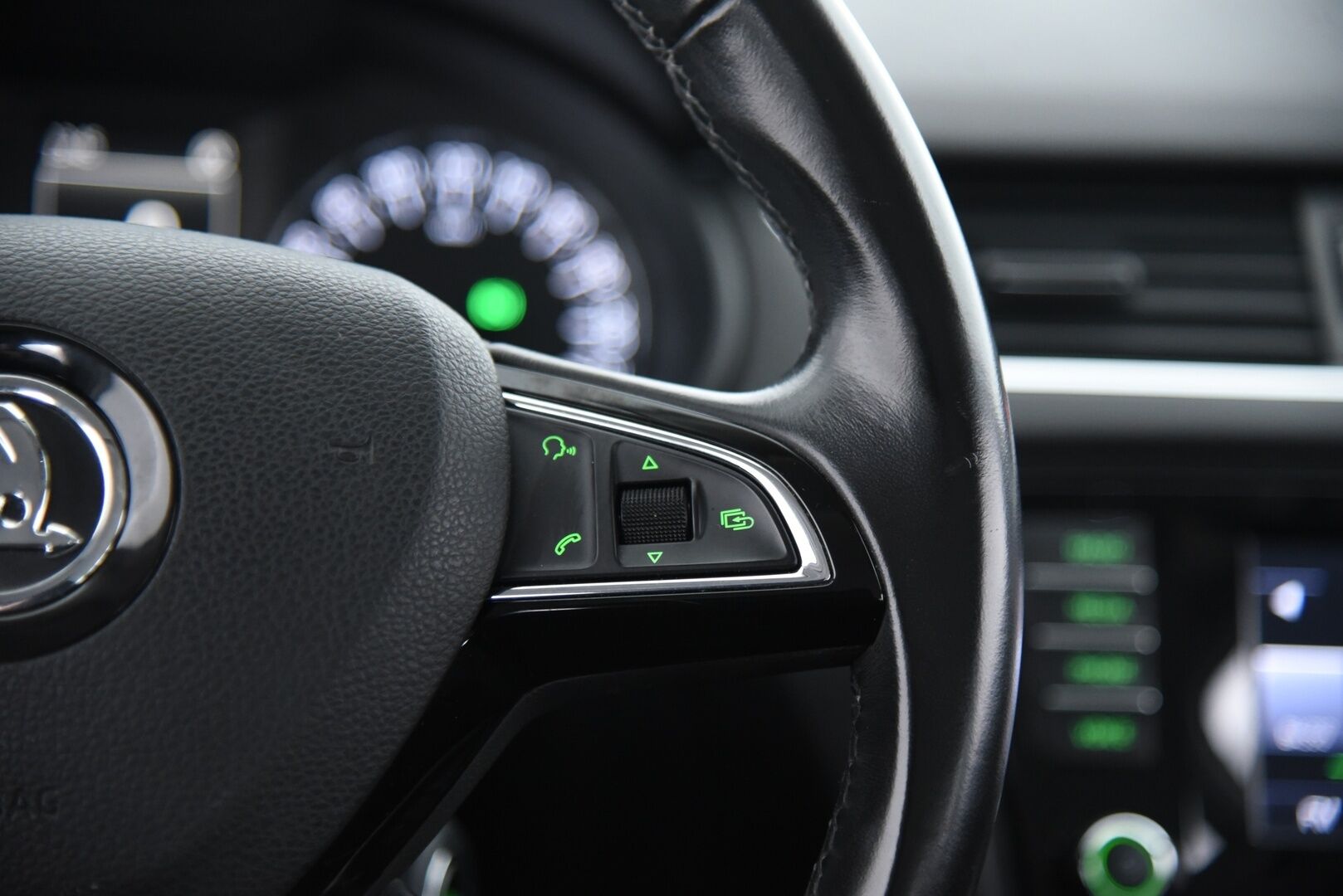 Skoda Octavia 2014 Combi 1,6 TDI Elegance DSG Autom. *YritysOutlet - Myydään vain yrityksille*